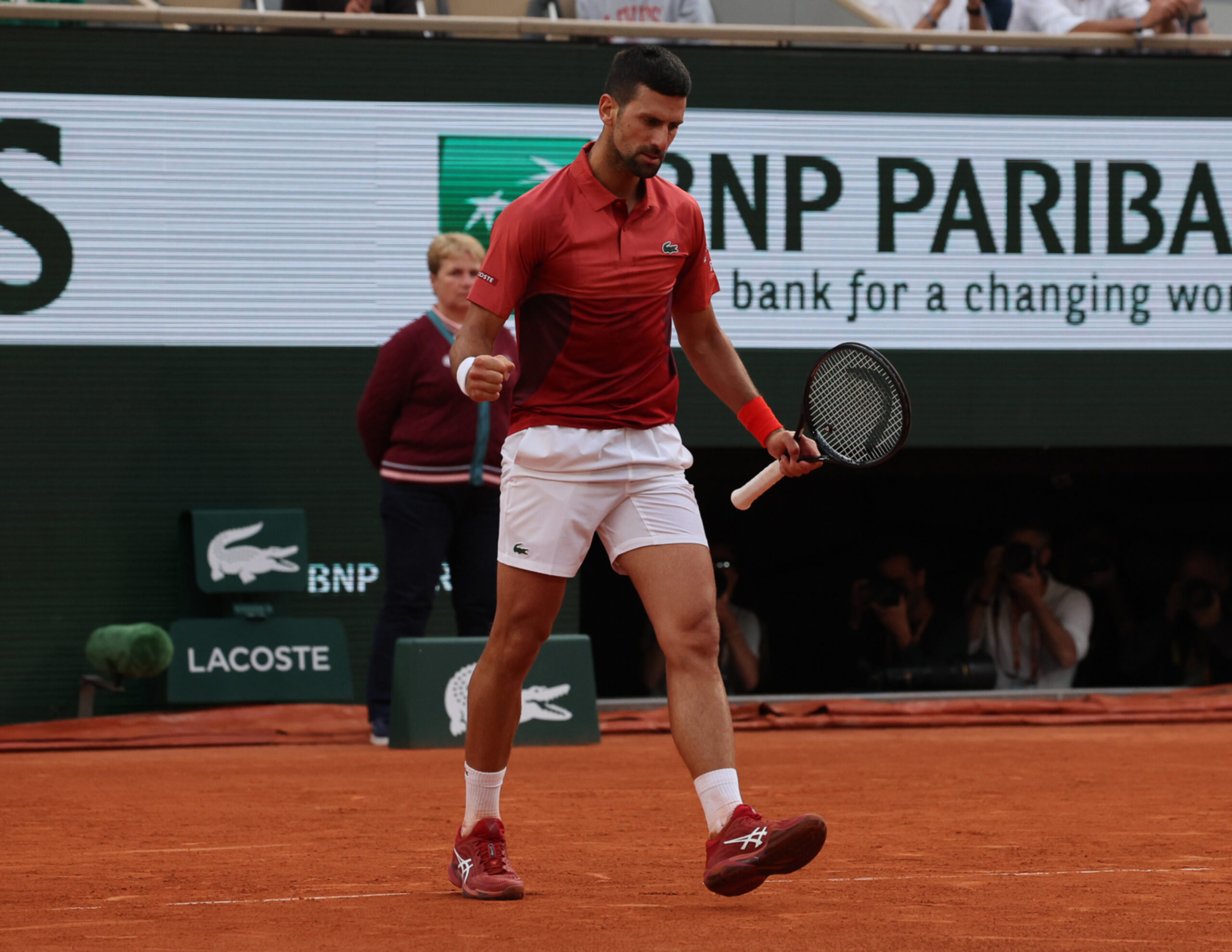 novak-djokovic-left-his-continuity-at-roland-garros-in-the-air-after-suffering-a-knee-injury