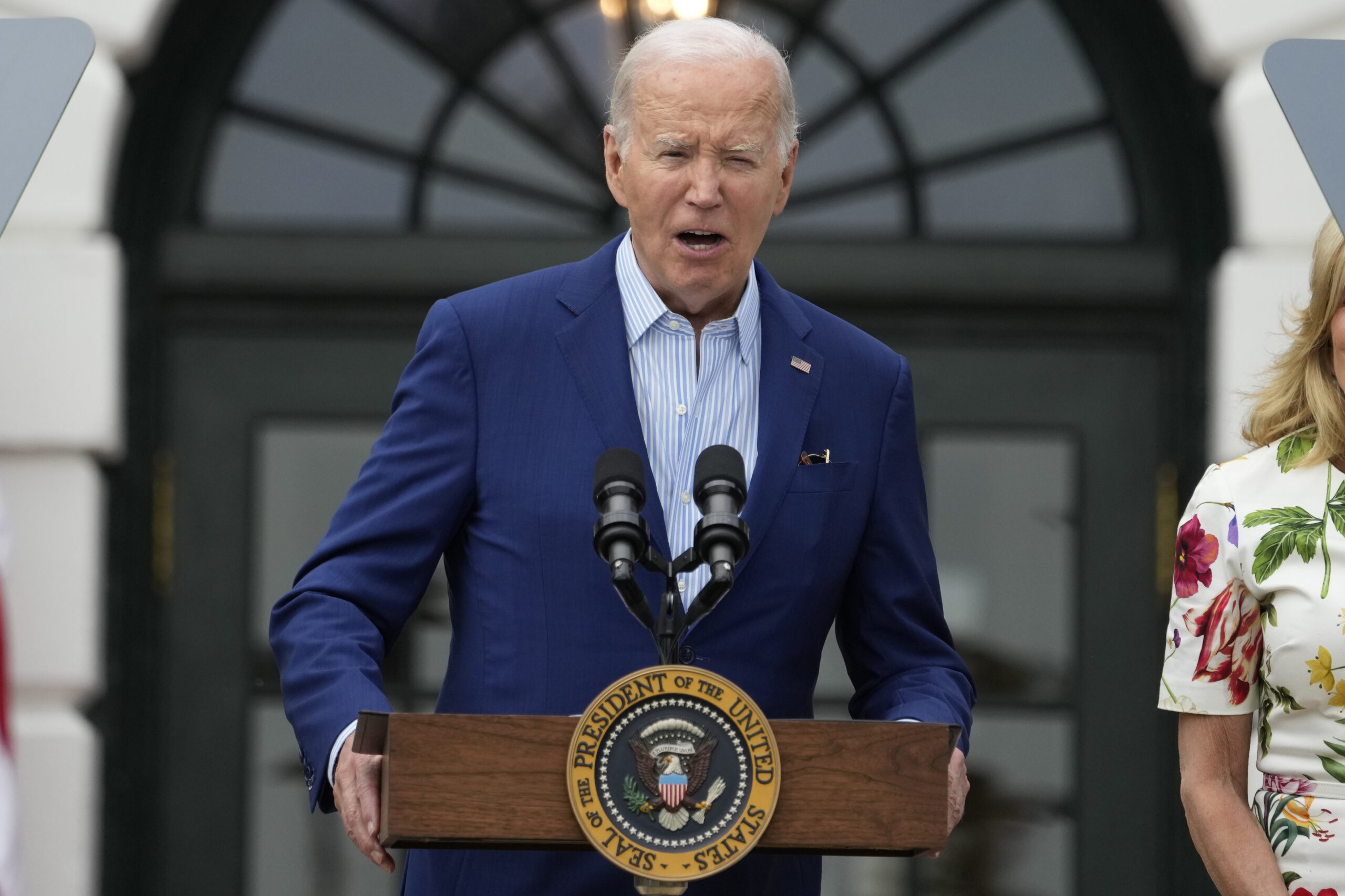 “all-the-bad-guys-support-trump”:-biden-on-foreign-interference-in-the-election