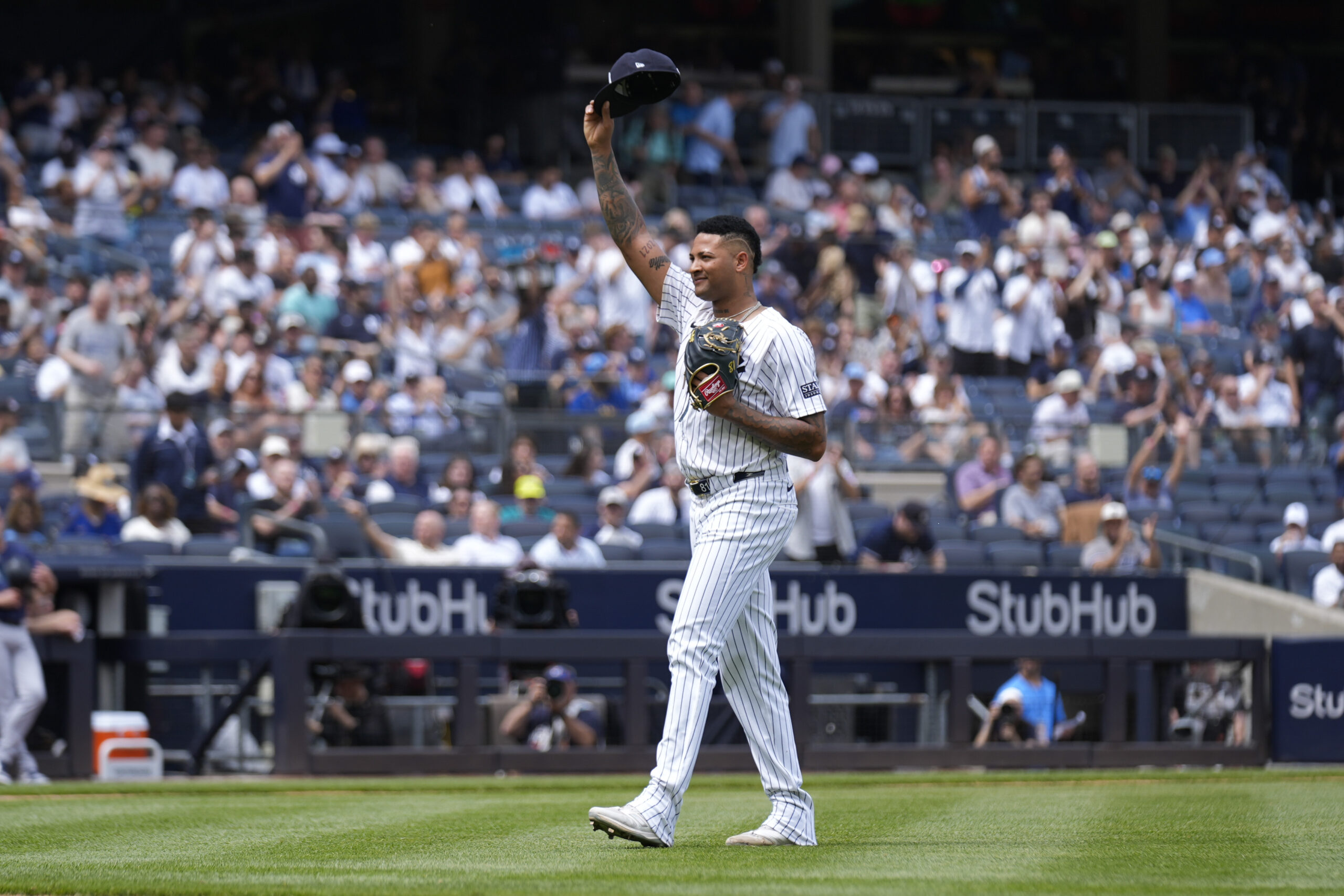 dominican-luis-gil-equals-record-of-more-than-120-years-during-new-quality-outing-with-yankees