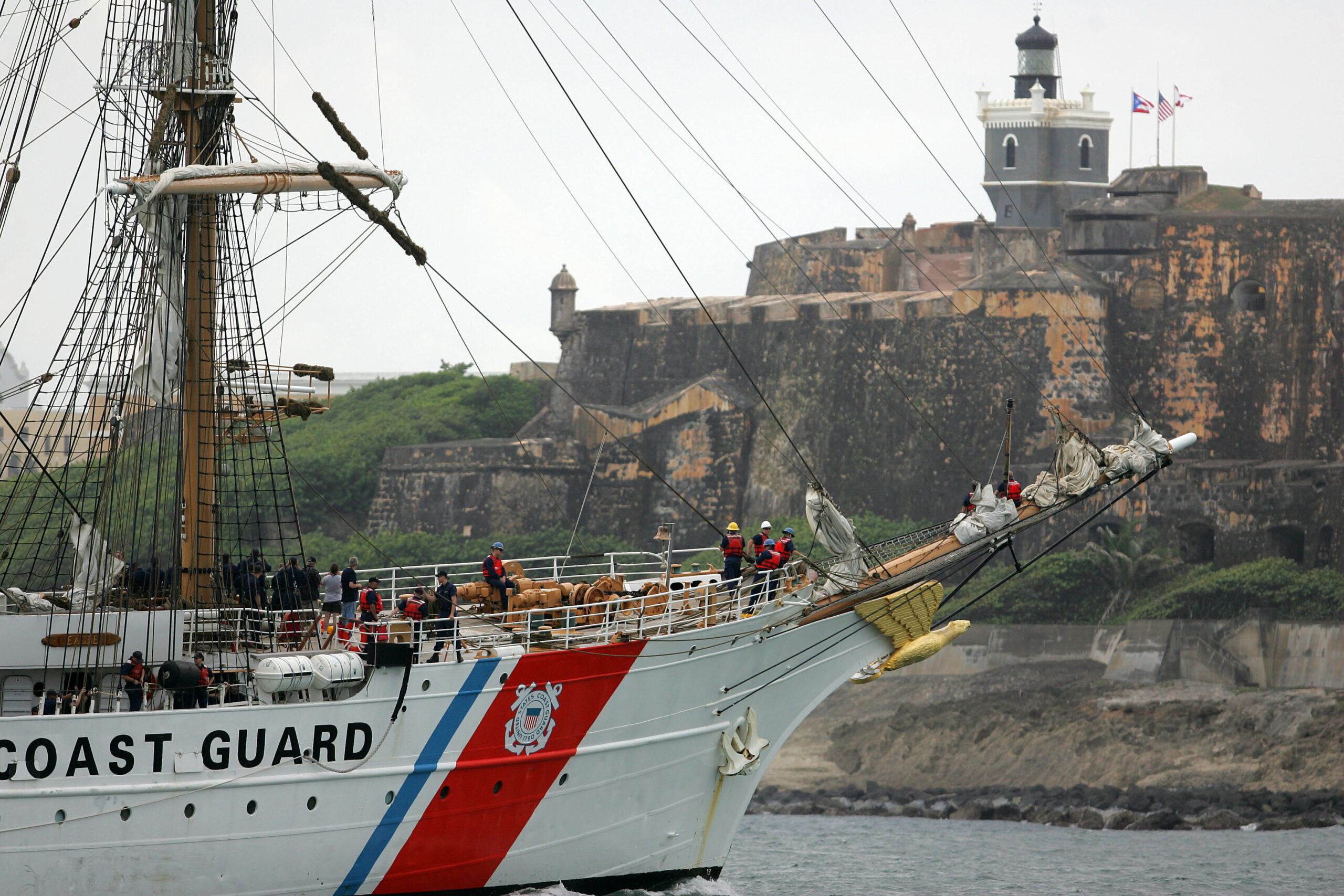 puerto-rico:-coast-guard-seizes-$7.4-million-in-cocaine-and-arrests-9-alleged-venezuelan-traffickers