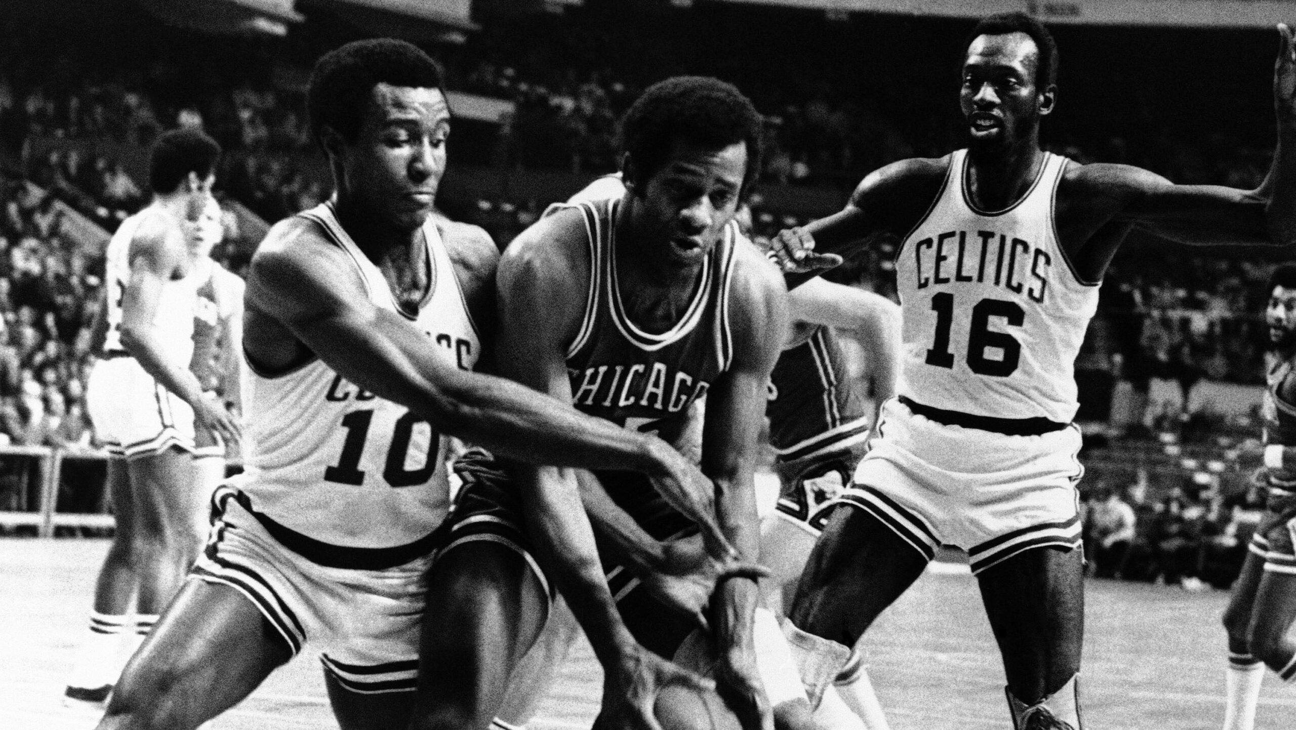 chet-walker,-nba-champion-with-the-philadelphia-76ers-and-basketball-hall-of-fame,-has-died