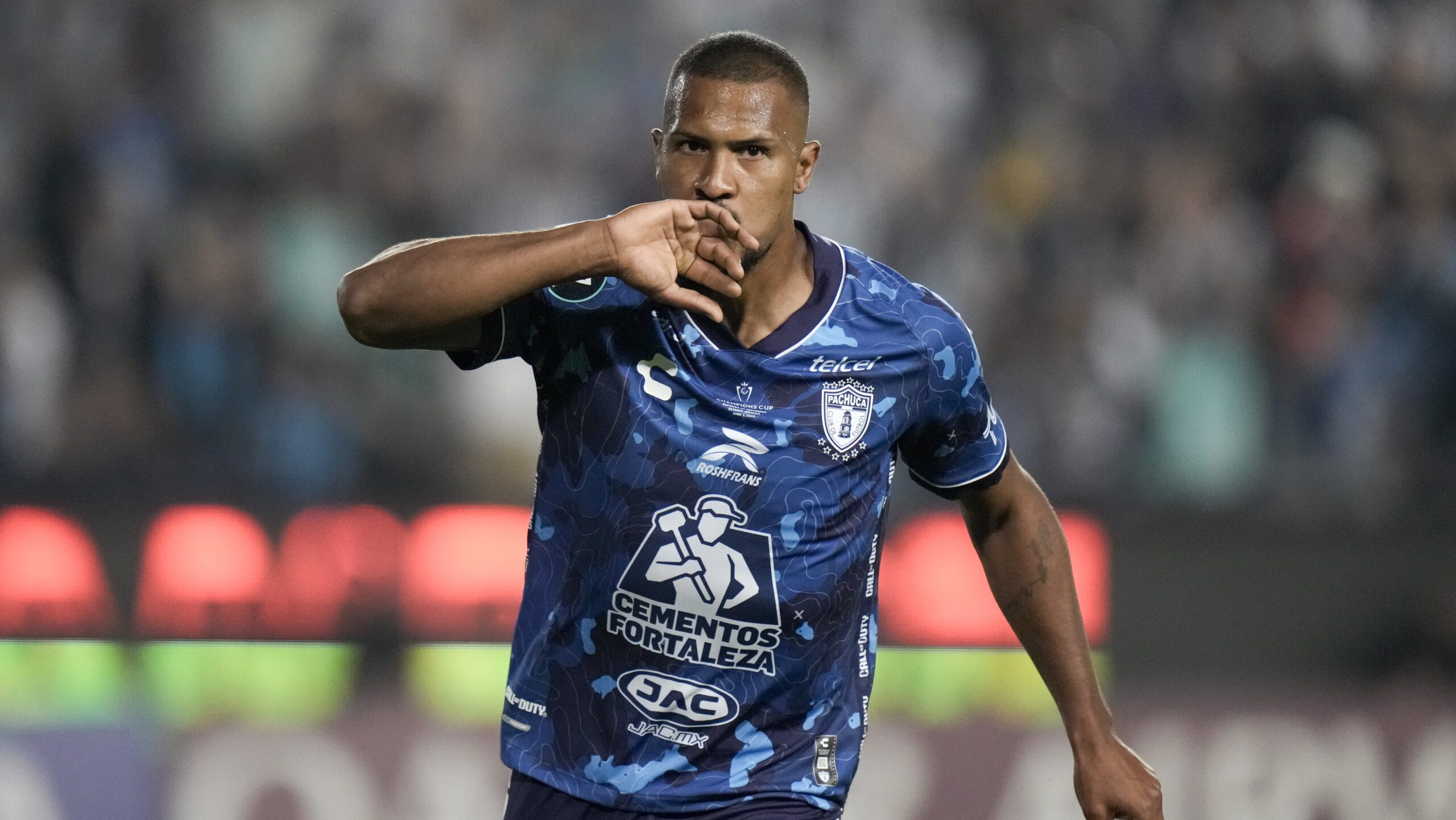 venezuelan-salomon-rondon-is-among-the-nominees-for-the-liga-mx-ballon-d'or