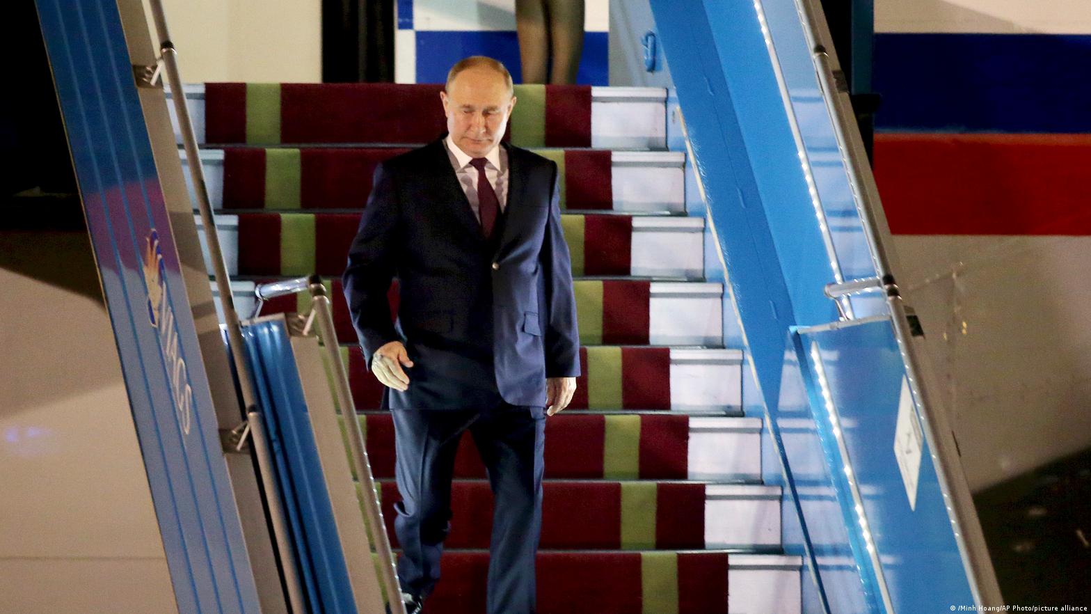 putin-arrives-in-vietnam-after-his-visit-to-north-korea