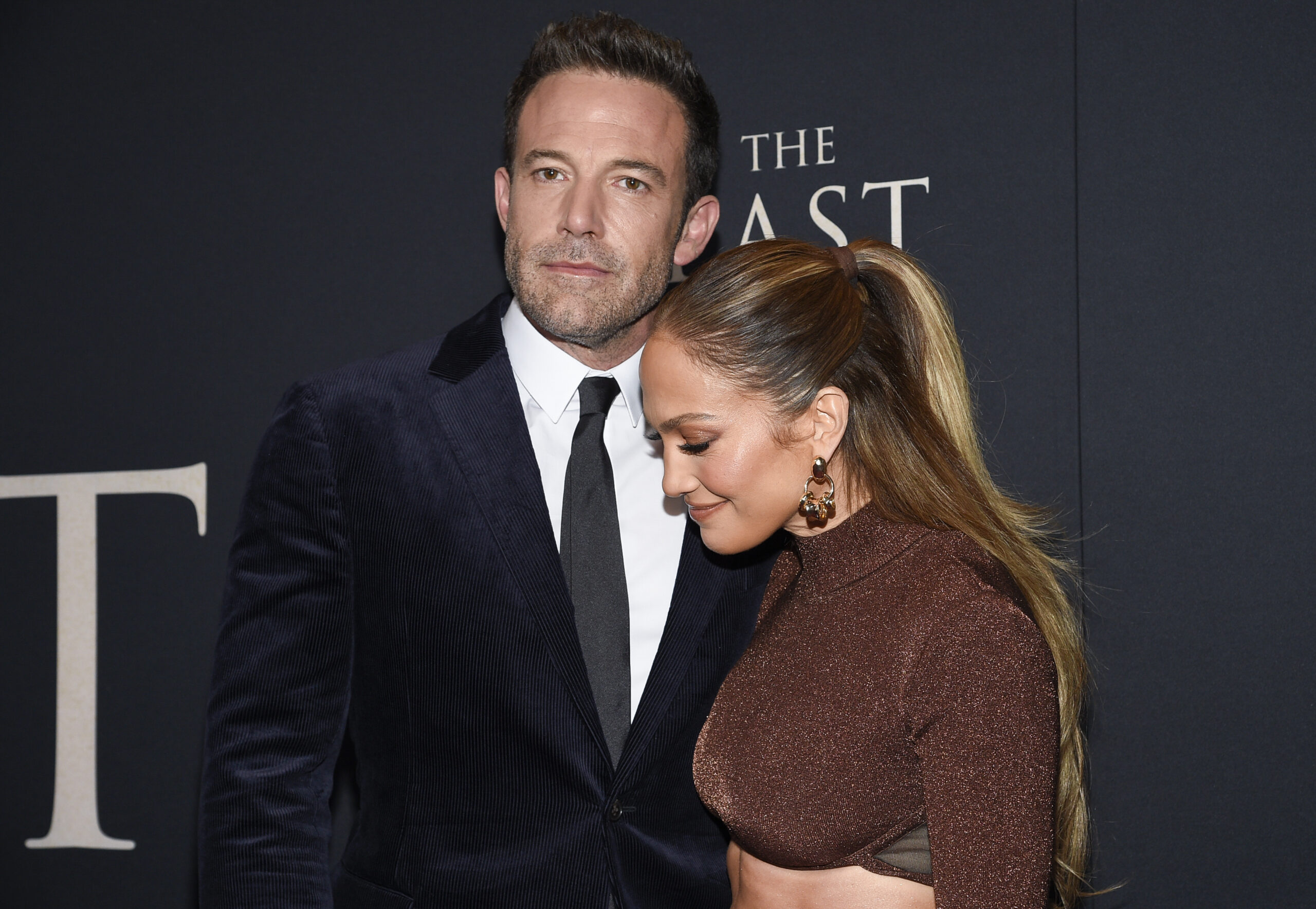 ben-affleck-talks-about-jennifer-lopez-amid-divorce-rumors:-“people-love-her”