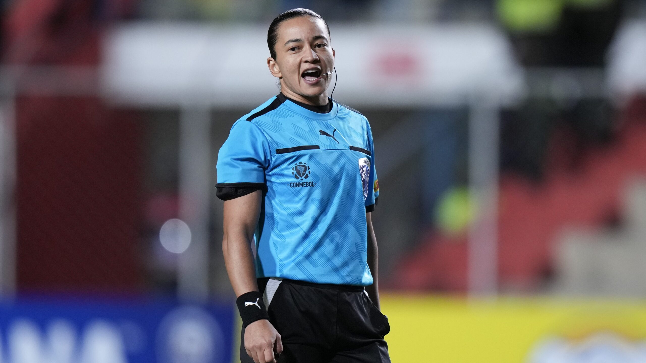 brazilians-edina-alves-and-neuza-back-are-the-first-women-in-the-refereeing-team-of-a-copa-america-game