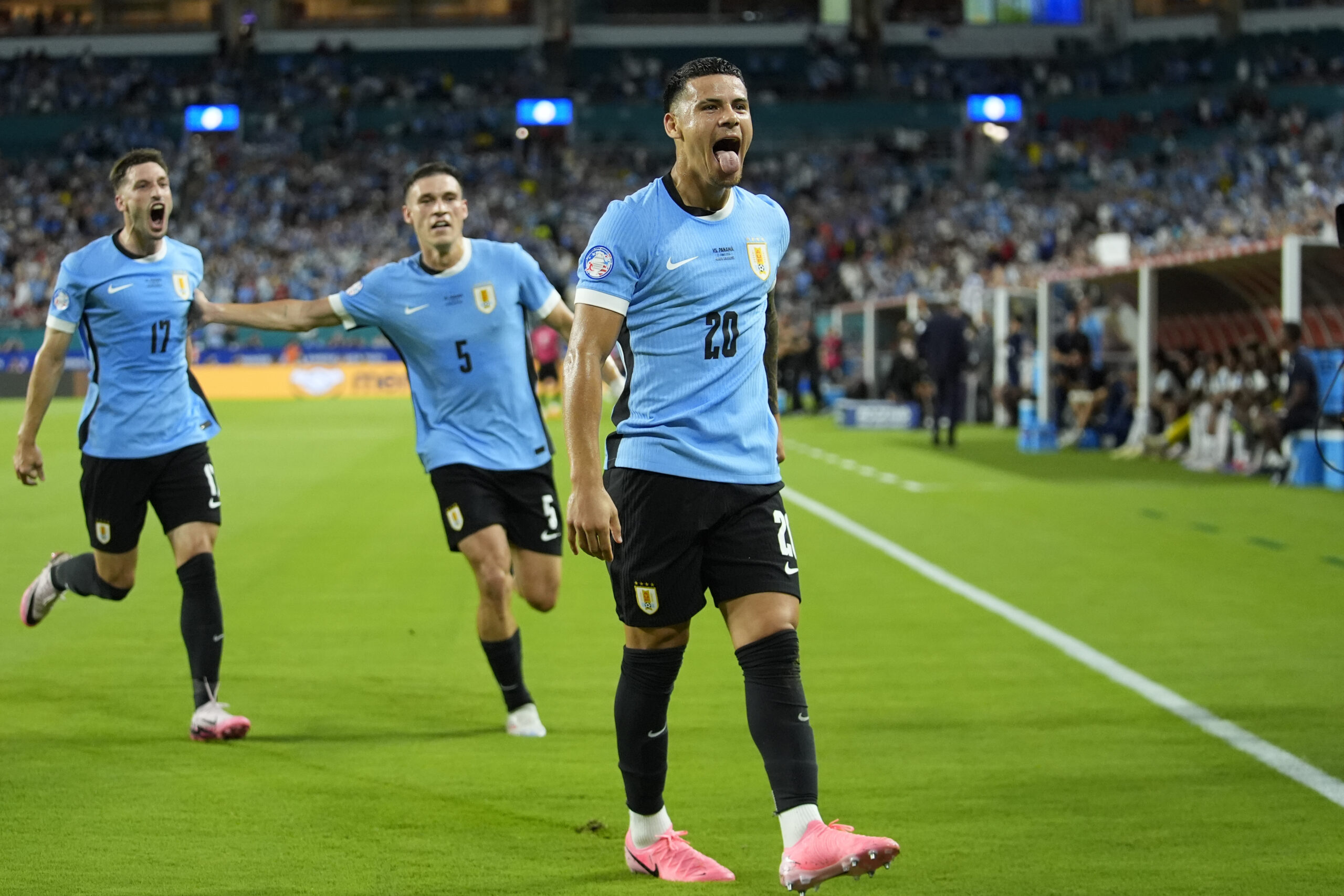 huge-goal-by-maximiliano-araujo-led-uruguay's-first-victory-in-the-copa-america-against-panama