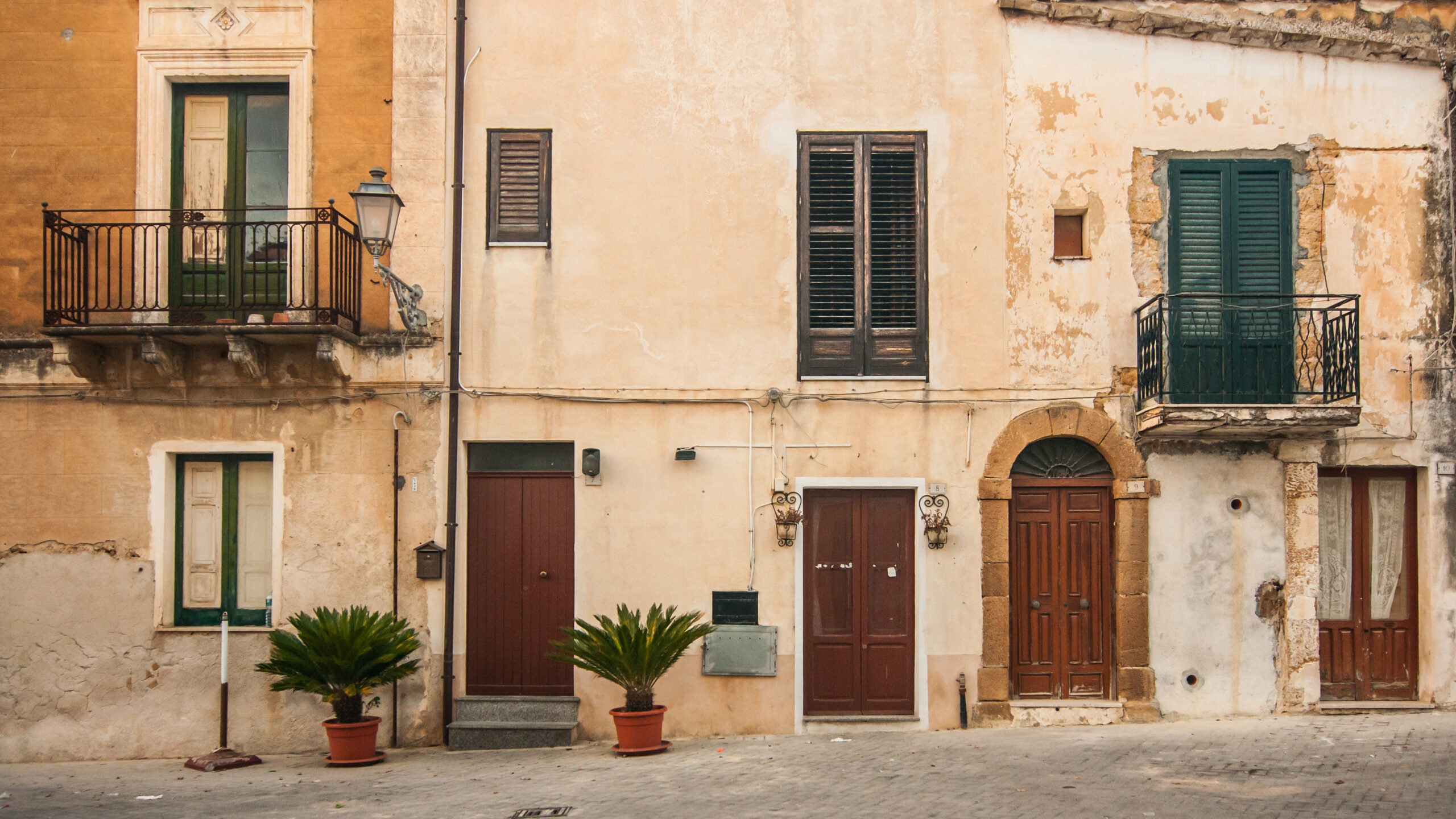 town-in-italy-puts-house-up-for-sale-for-$3-to-new-residents