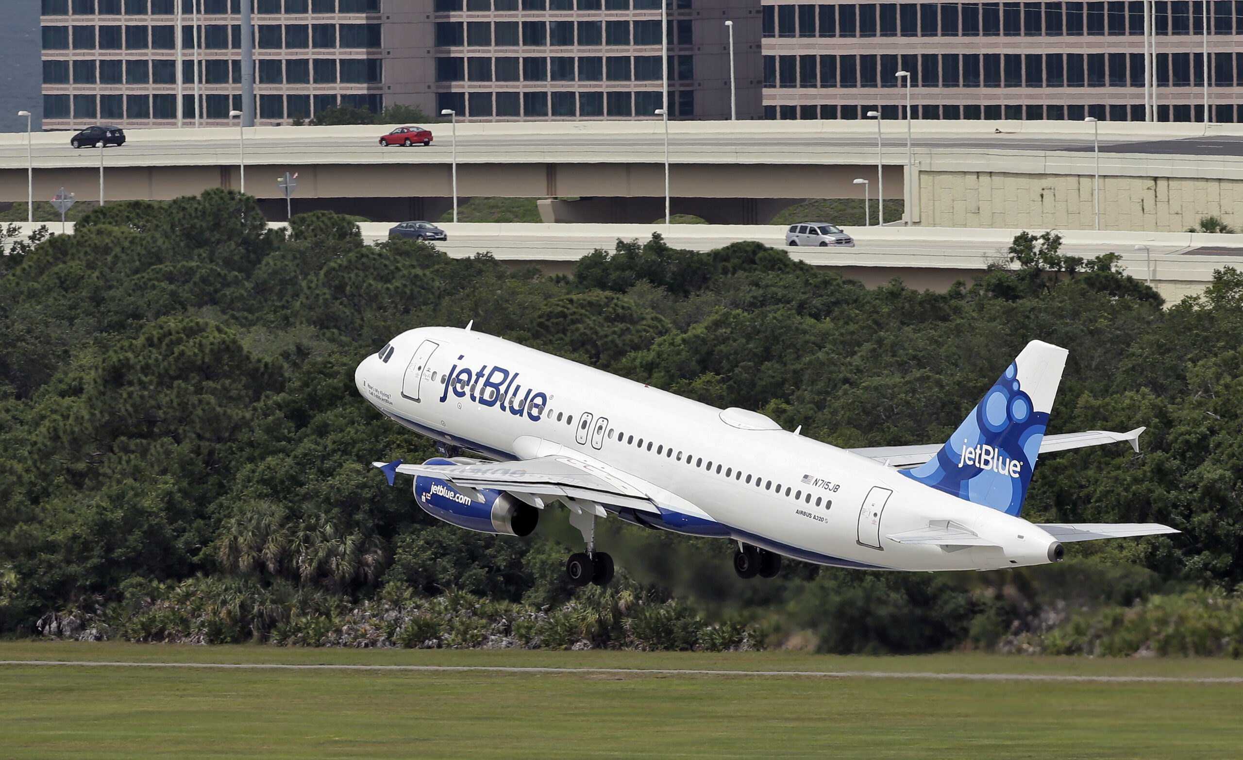 jetblue-is-still-promoting-one-way-flights-starting-at-$49-to-us-cities-and-islands