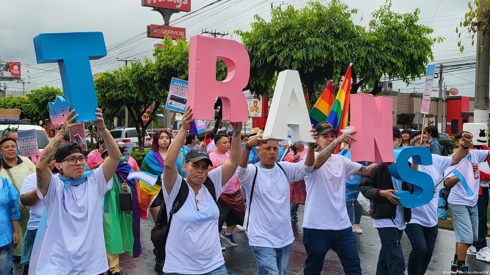 thousands-in-latin-america-wear-the-colors-of-lgbti+-pride