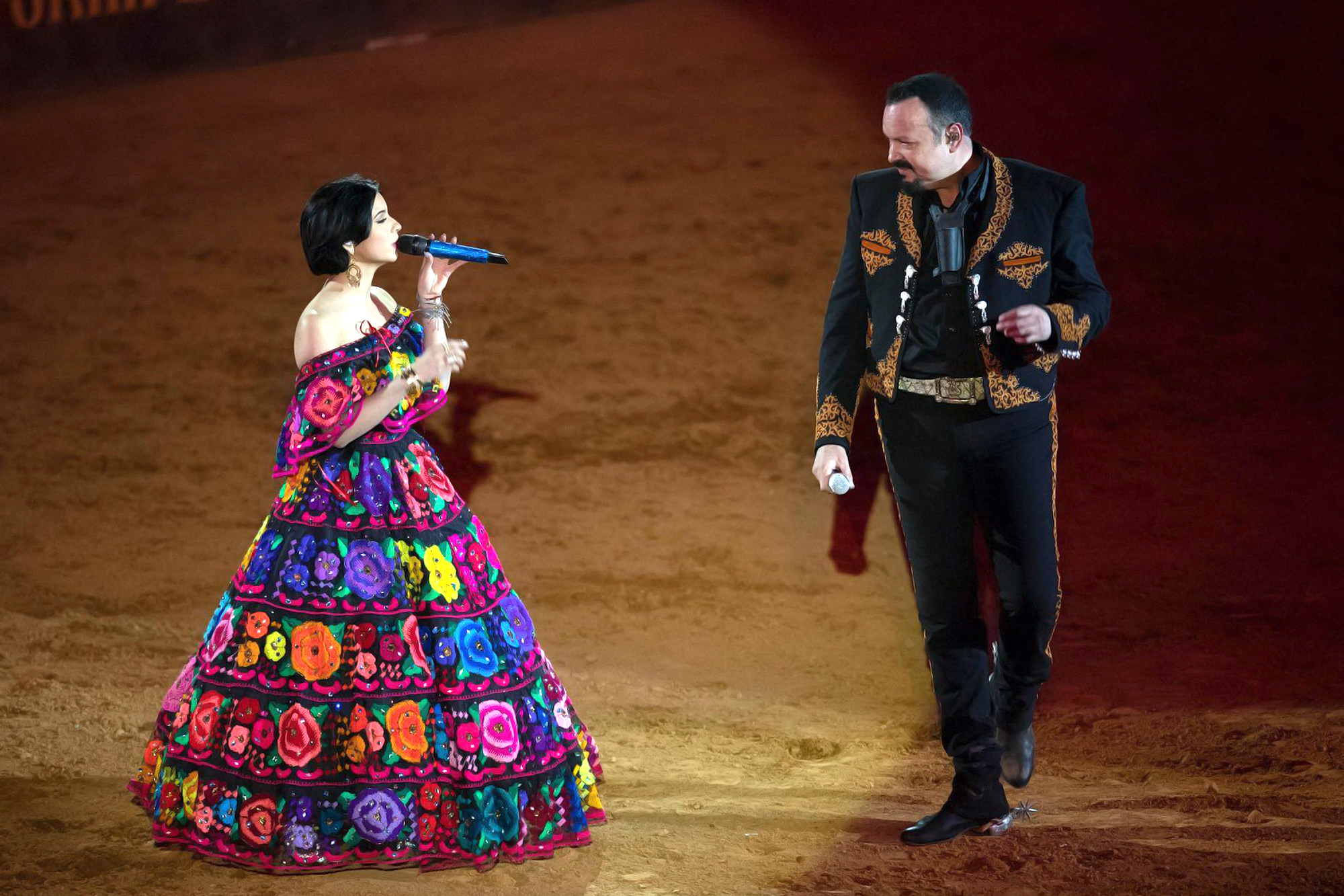 angela-aguilar-reunites-with-pepe-aguilar-in-concert-after-confirming-romance-with-christian-nodal