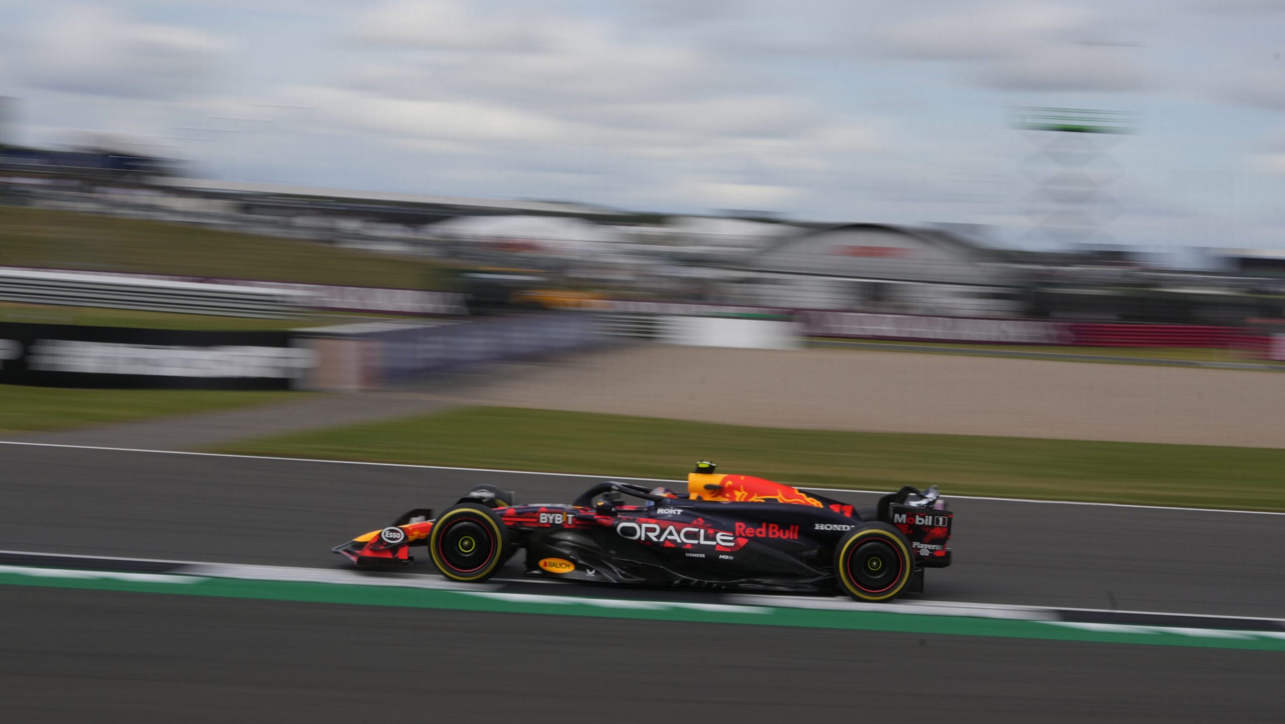 sergio-perez-third:-'checo'-had-a-good-free-practice-at-silverstone