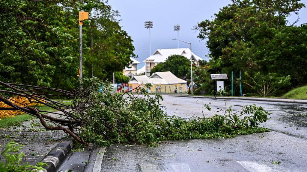 more-than-300,000-homes-remain-without-power-in-texas-after-beryl