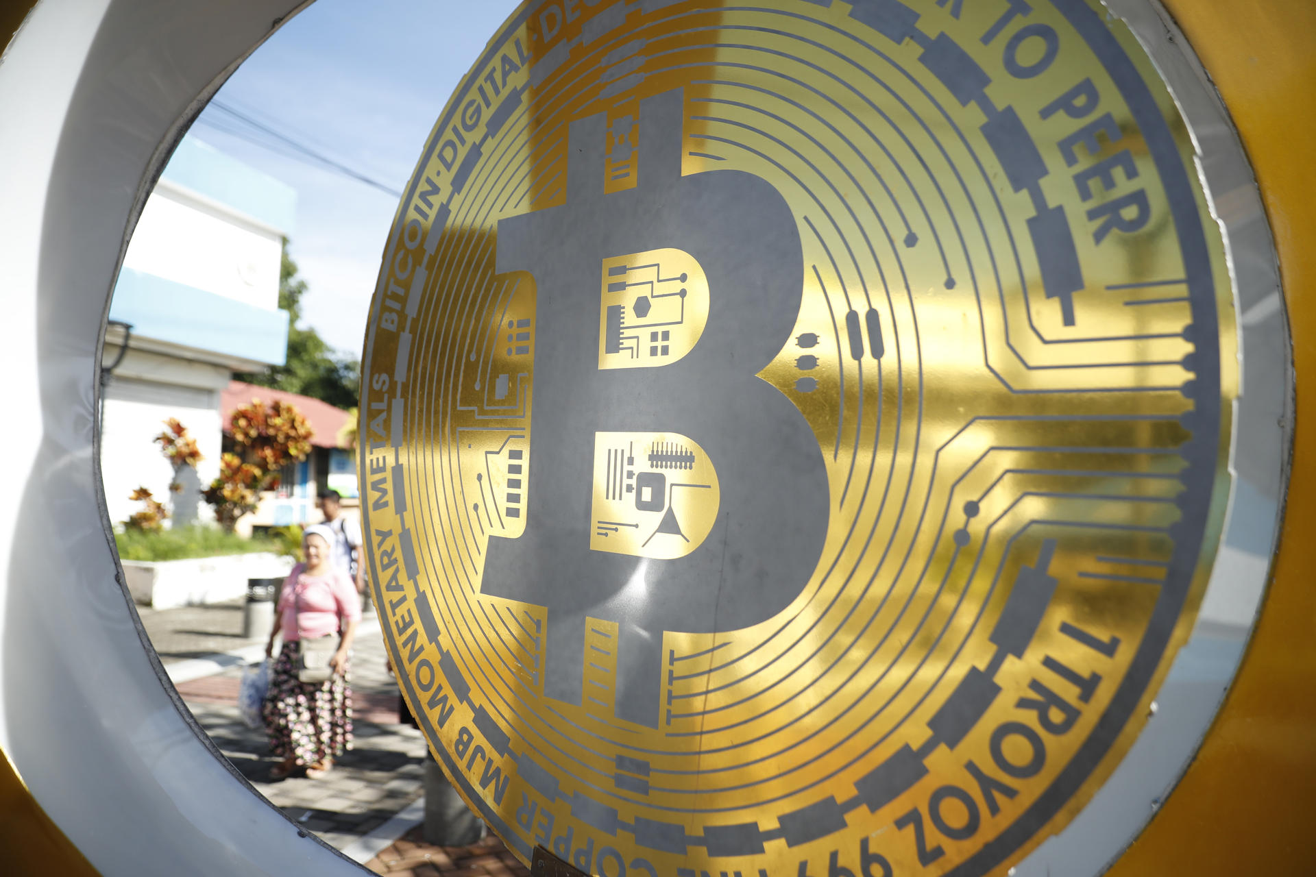 why-has-bitcoin-not-convinced-the-majority-of-the-population-in-el-salvador?