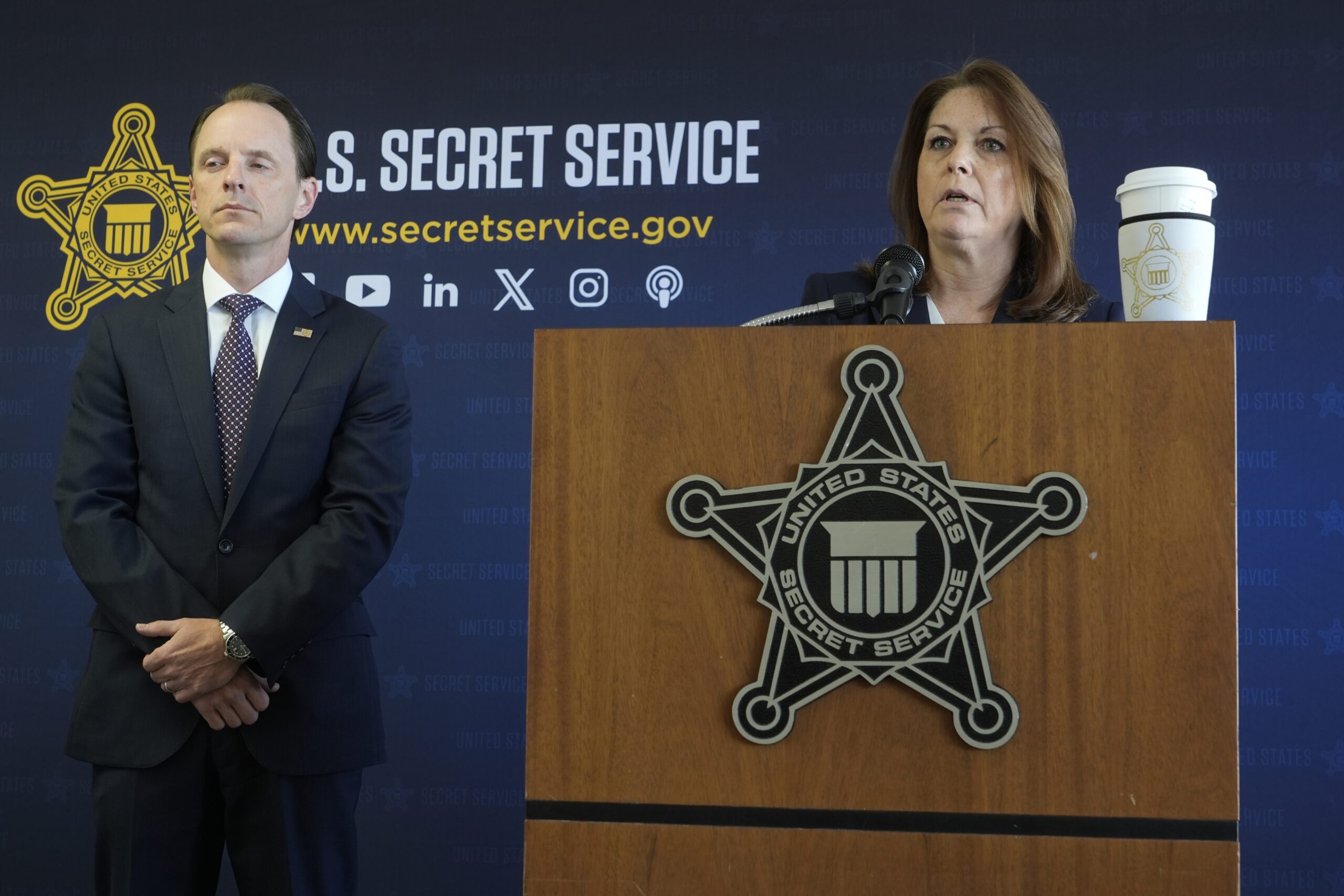 secret-service-chief-takes-responsibility-for-trump-attack,-but-won't-resign