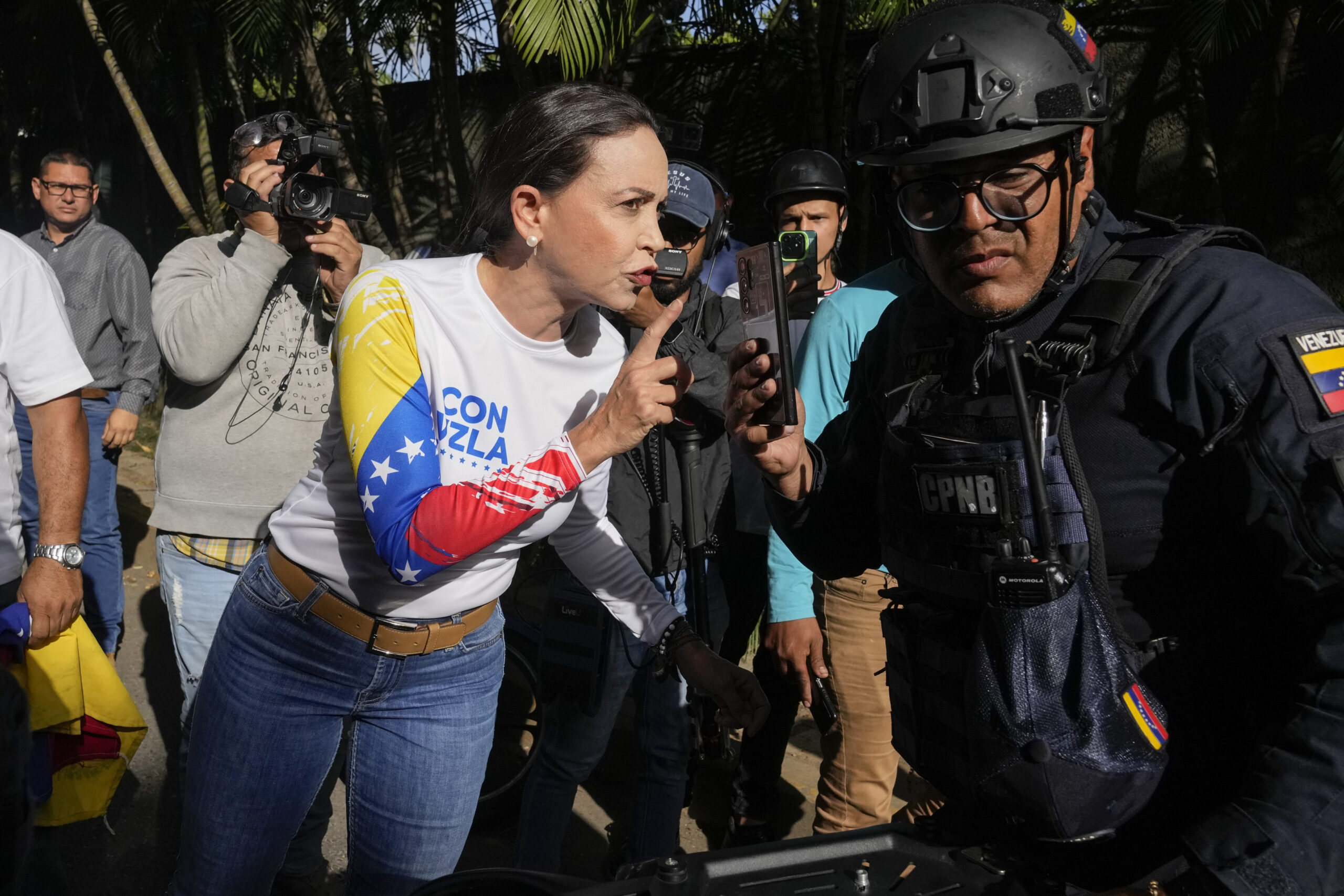 venezuela:-maria-corina-machado's-security-chief-arrested