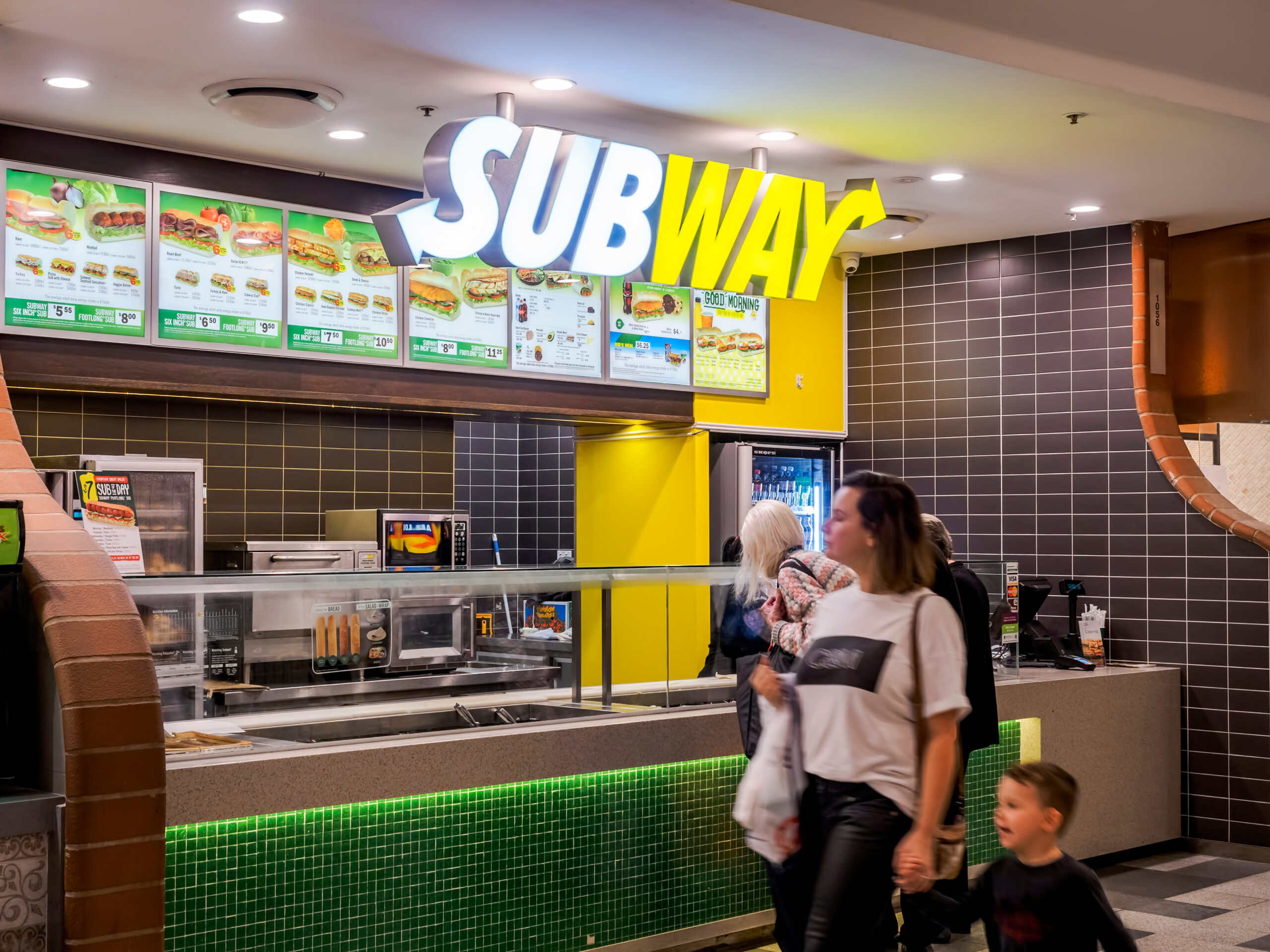 subway-employee-refuses-to-serve-customers-over-christian-t-shirts