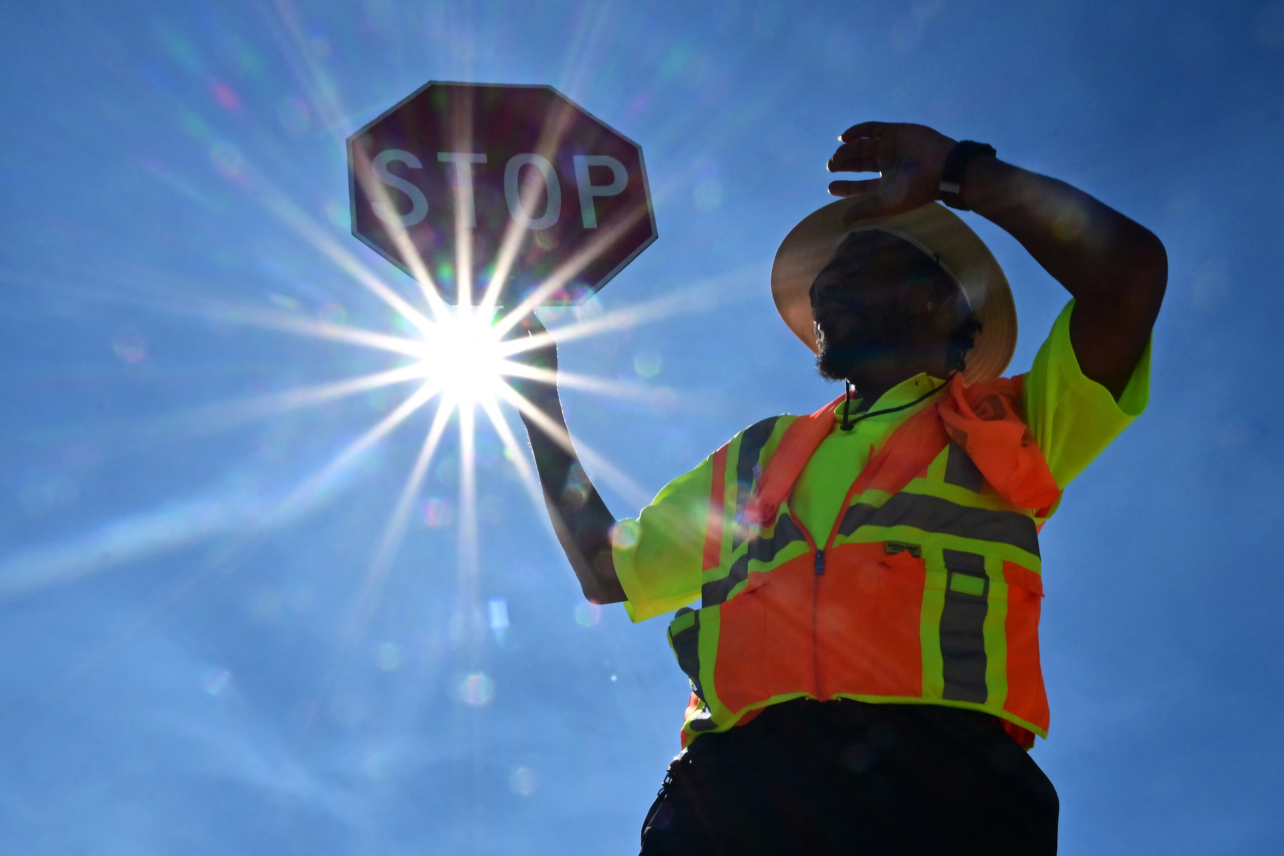 more-than-300-deaths-have-been-reported-in-arizona,-possibly-related-to-extreme-heat