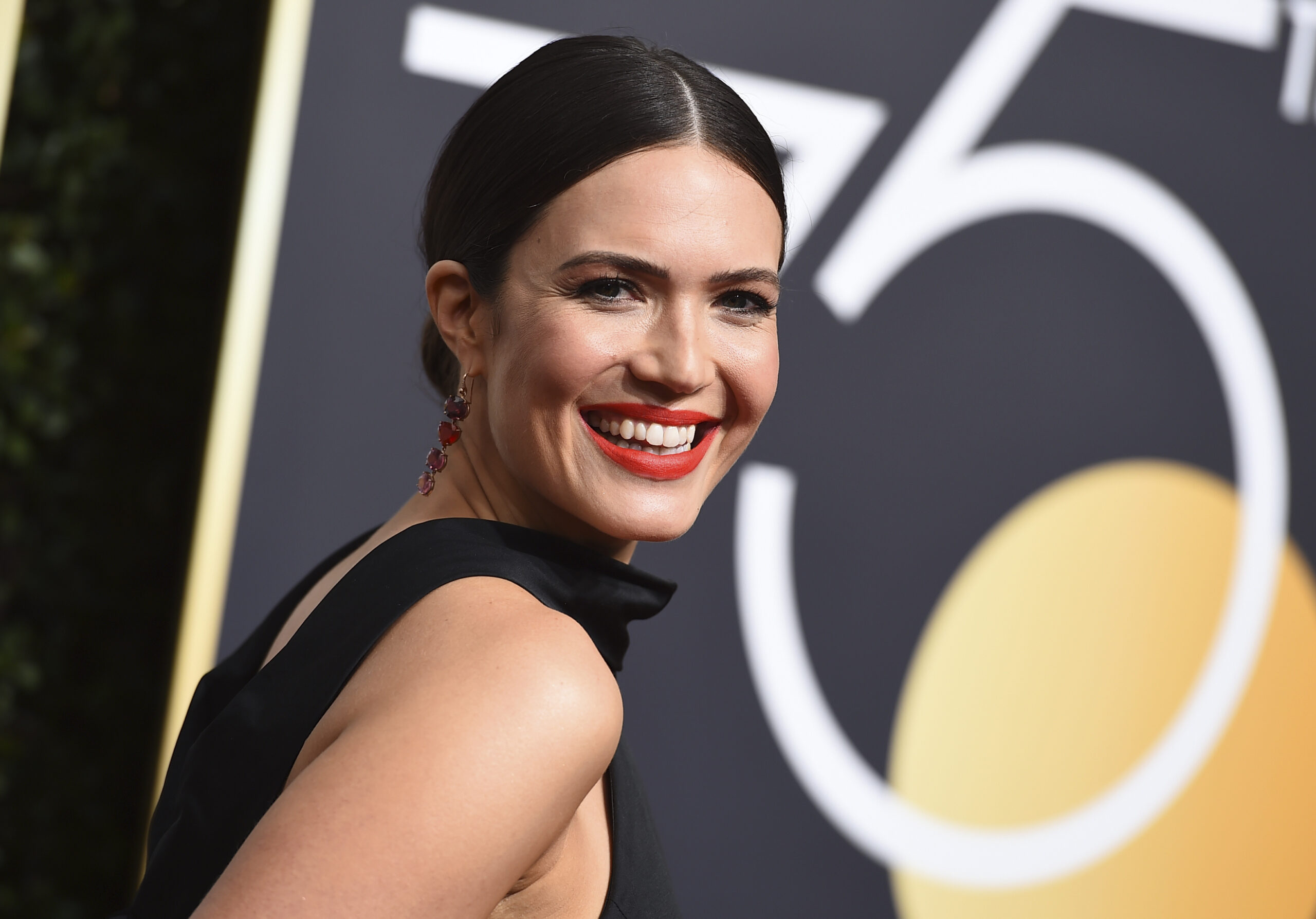 mandy-moore-puts-a-newly-remodeled-house-up-for-sale