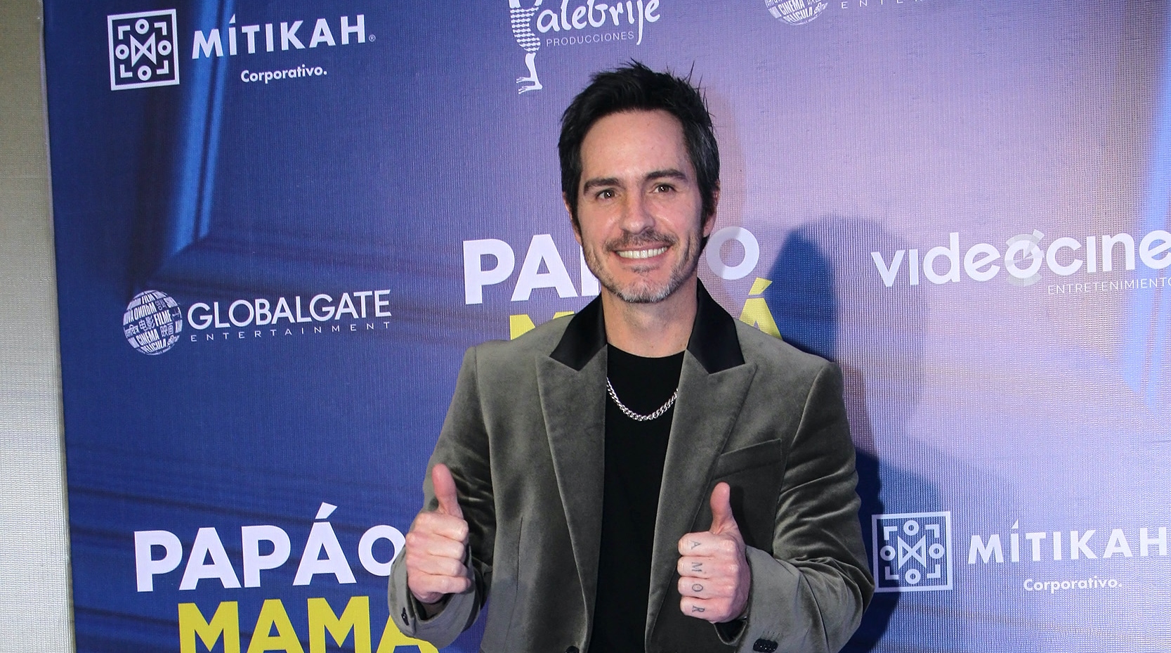 mauricio-ochmann-starts-romance-with-daughter-of-mexican-businessman