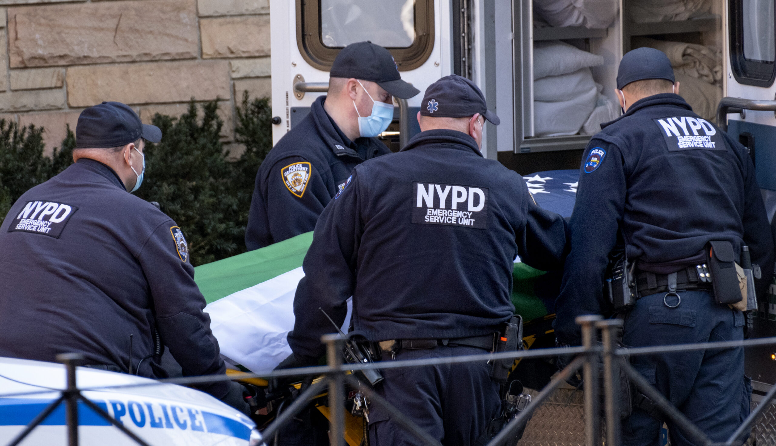 man-found-wife,-mother-and-two-children-stabbed-to-death,-brother-arrested,-nypd-says