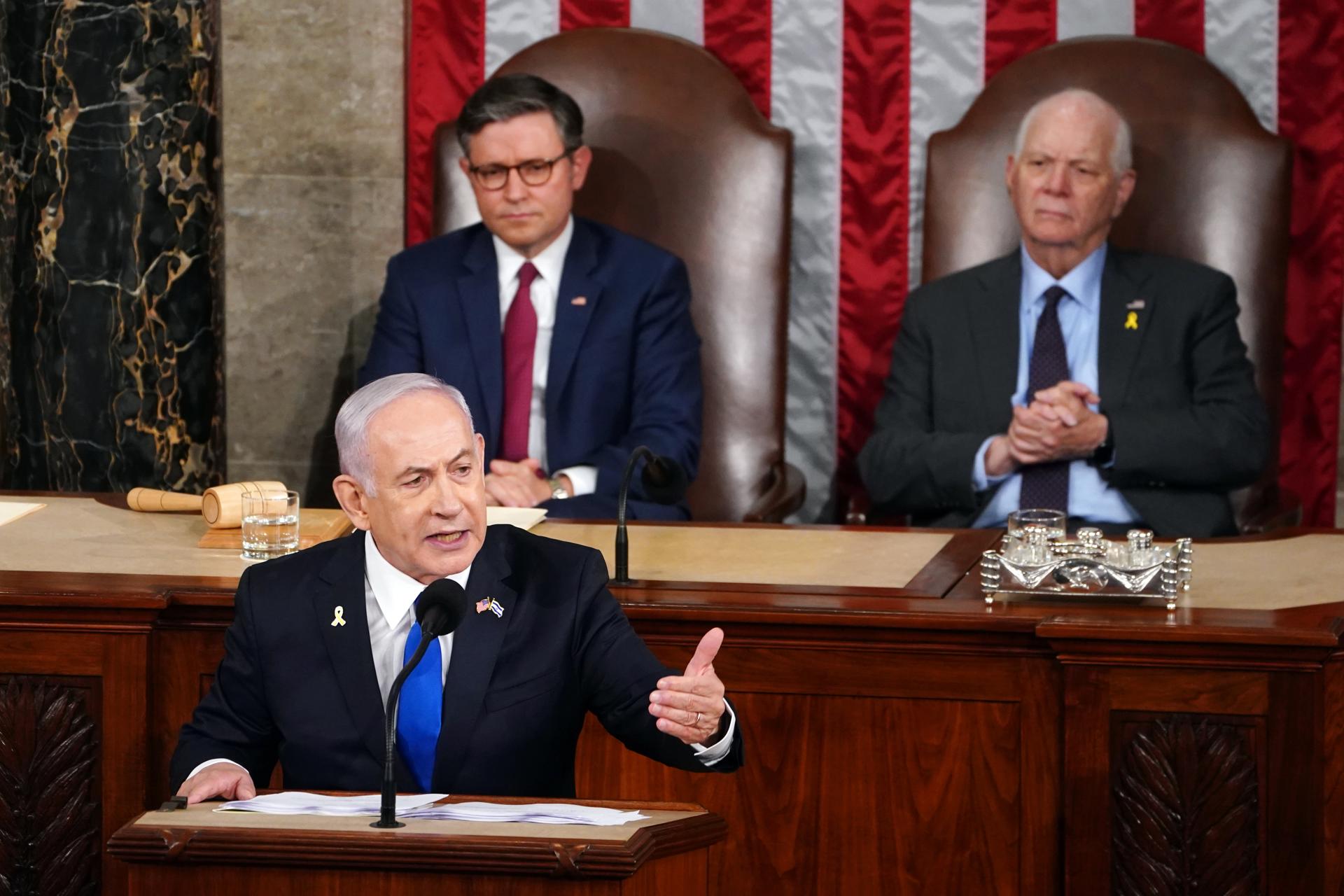 netanyahu-calls-protesters-outside-congress-“useful-idiots”-of-iran