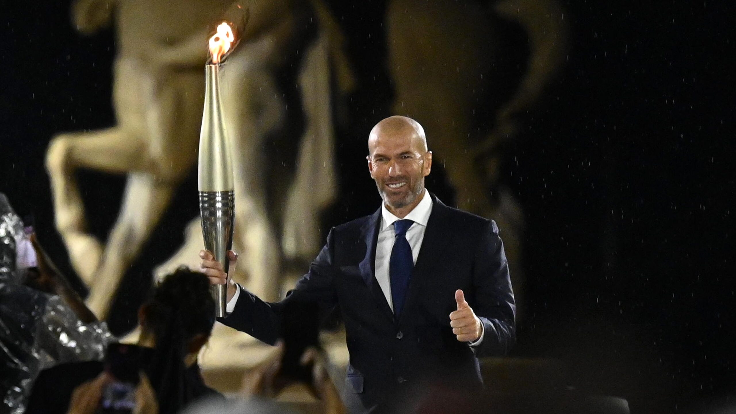 zinedine-zidane-steals-the-spotlight-at-the-opening-of-paris-2024-[video]