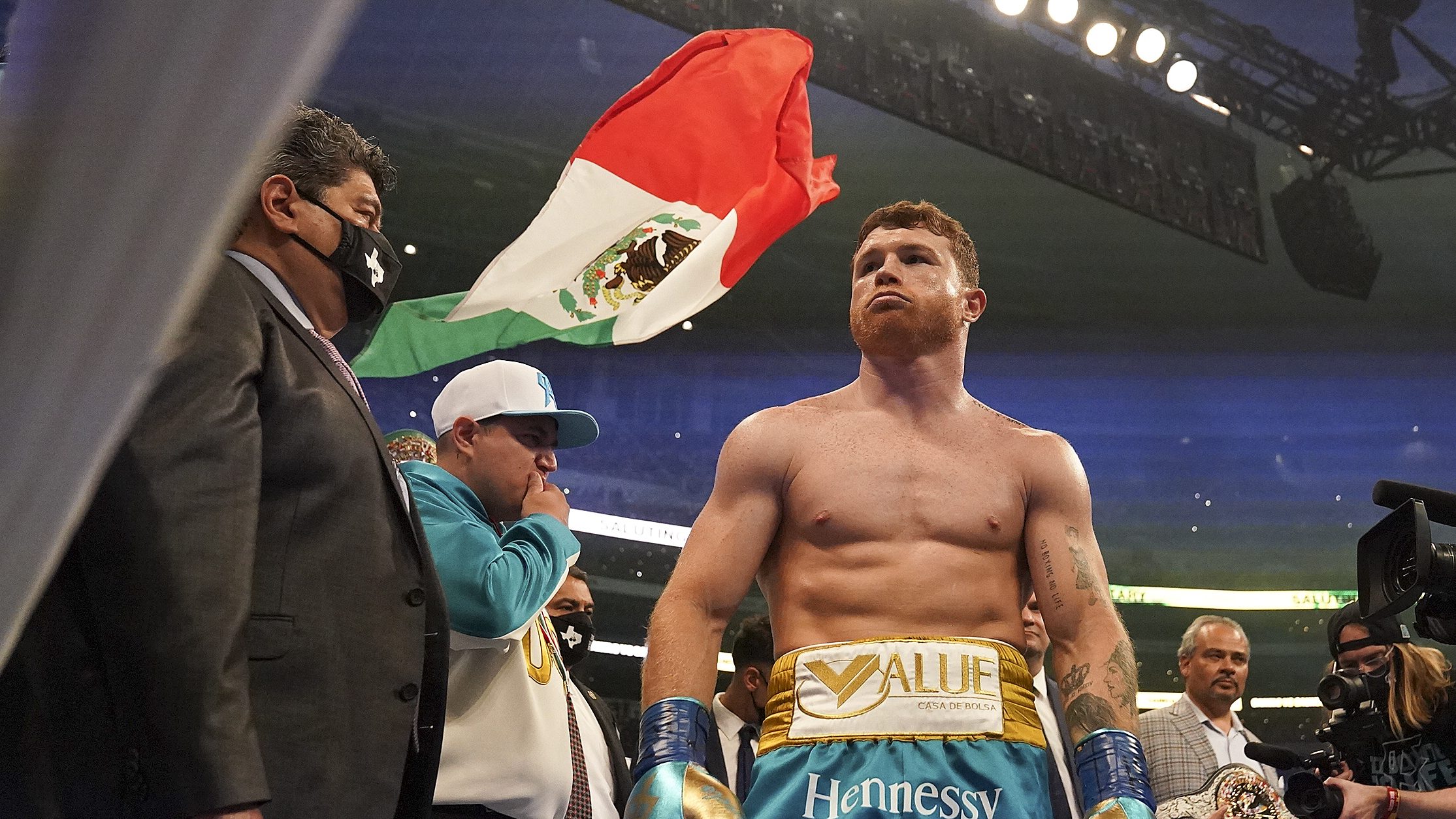 canelo-alvarez-is-stripped-of-his-championship-belt-by-the-ibf