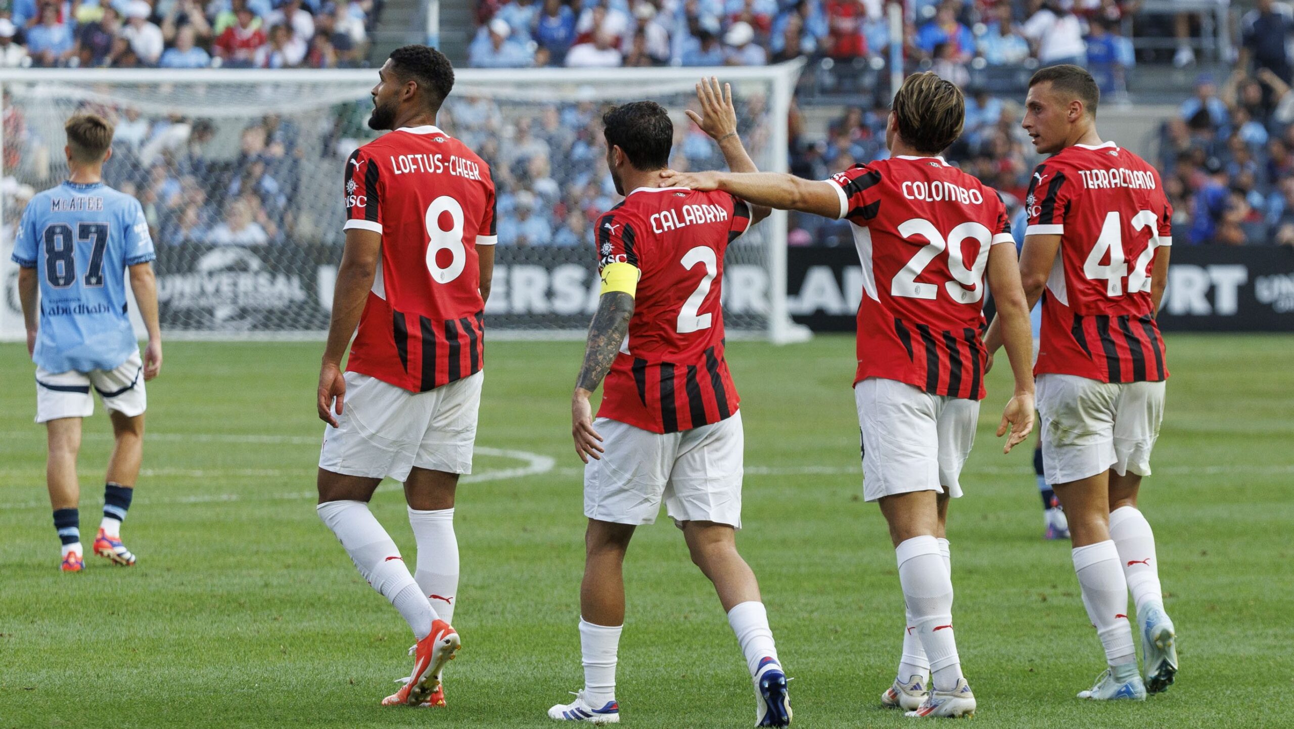 milan-beat-manchester-city-at-yankee-stadium-in-front-of-more-than-54-thousand-spectators-[video]