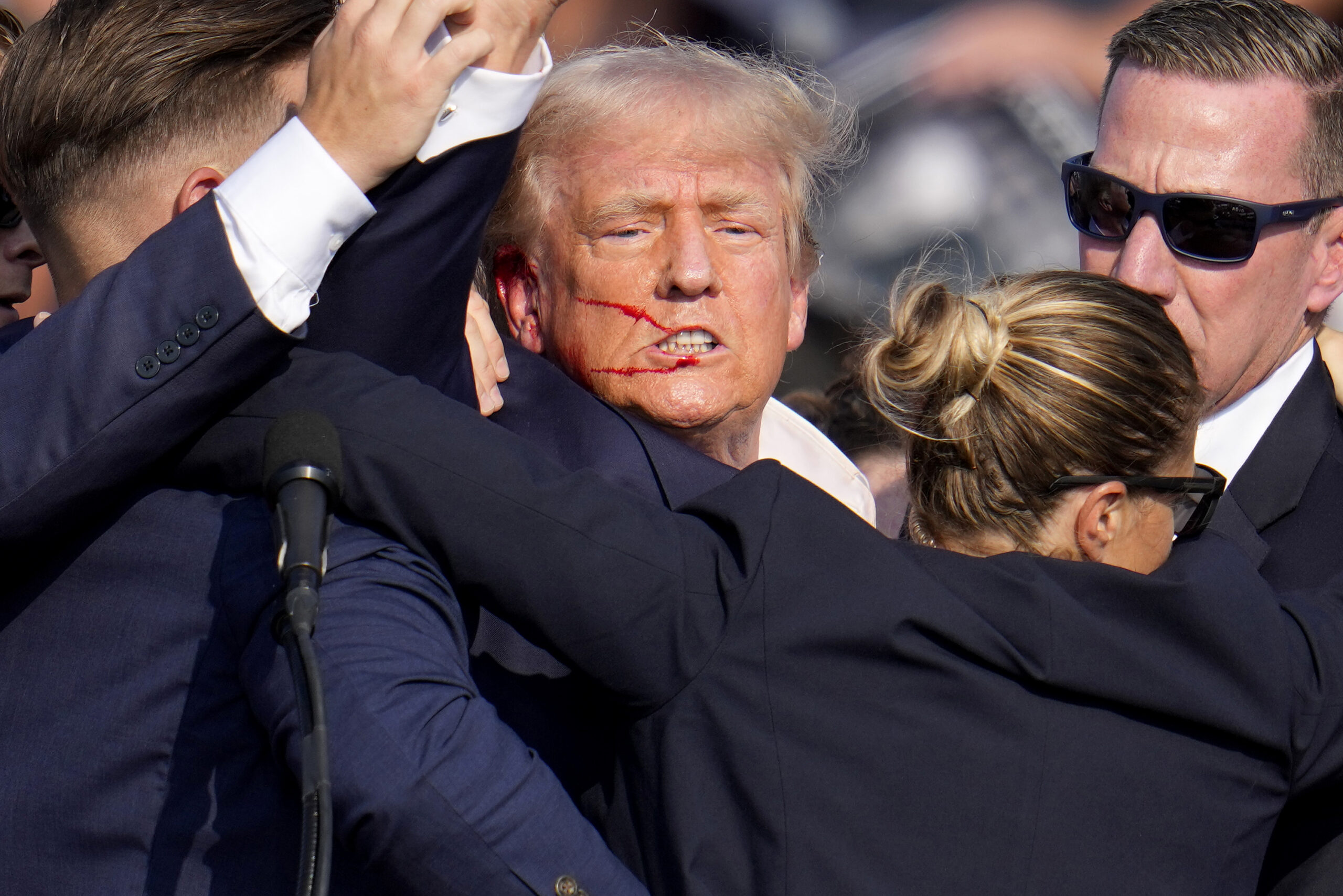 trump-called-the-secret-service-agent-who-protected-him-at-the-rally-“very-brave”