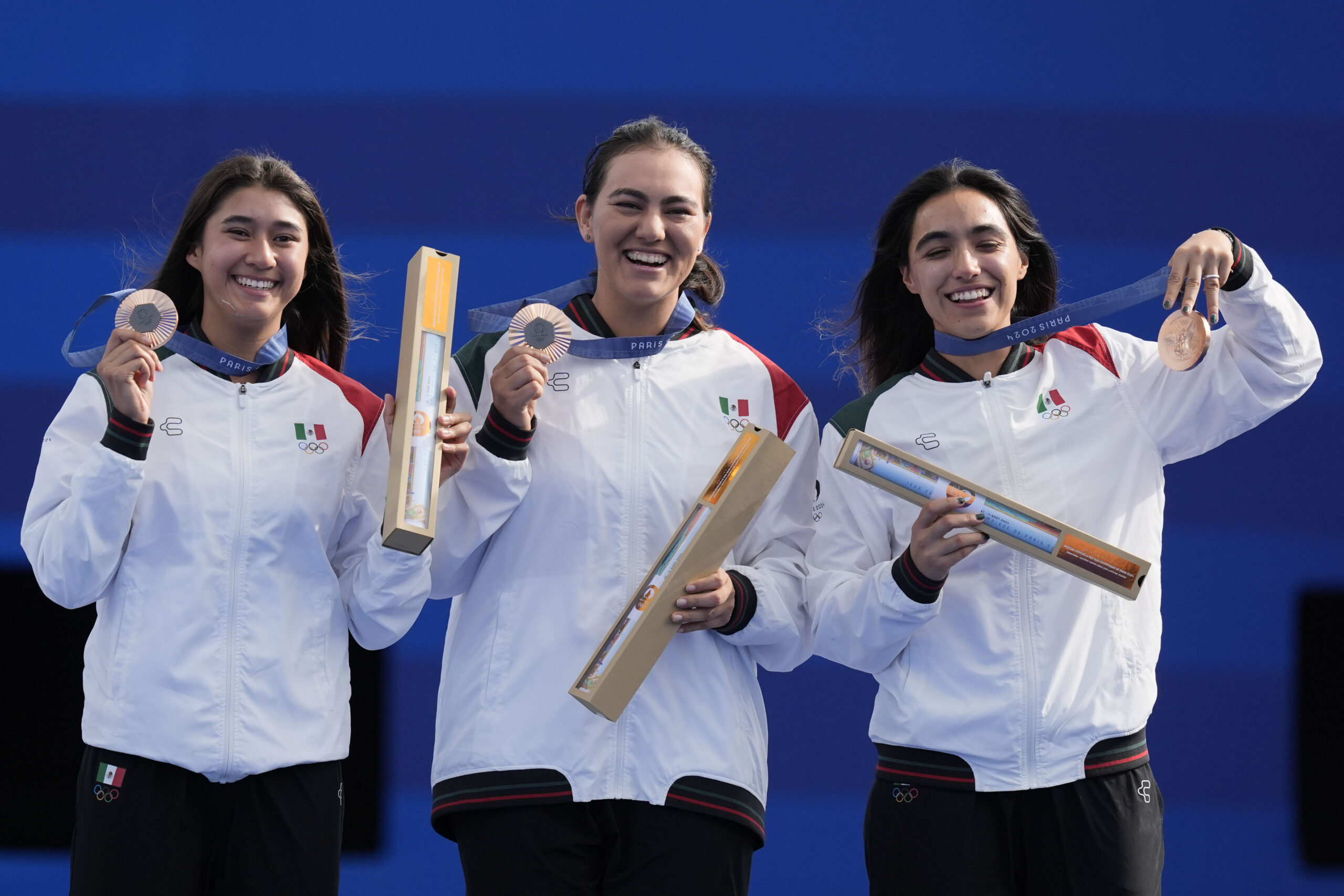 alejandra-valencia-does-not-hide-her-joy-for-the-bronze-medal