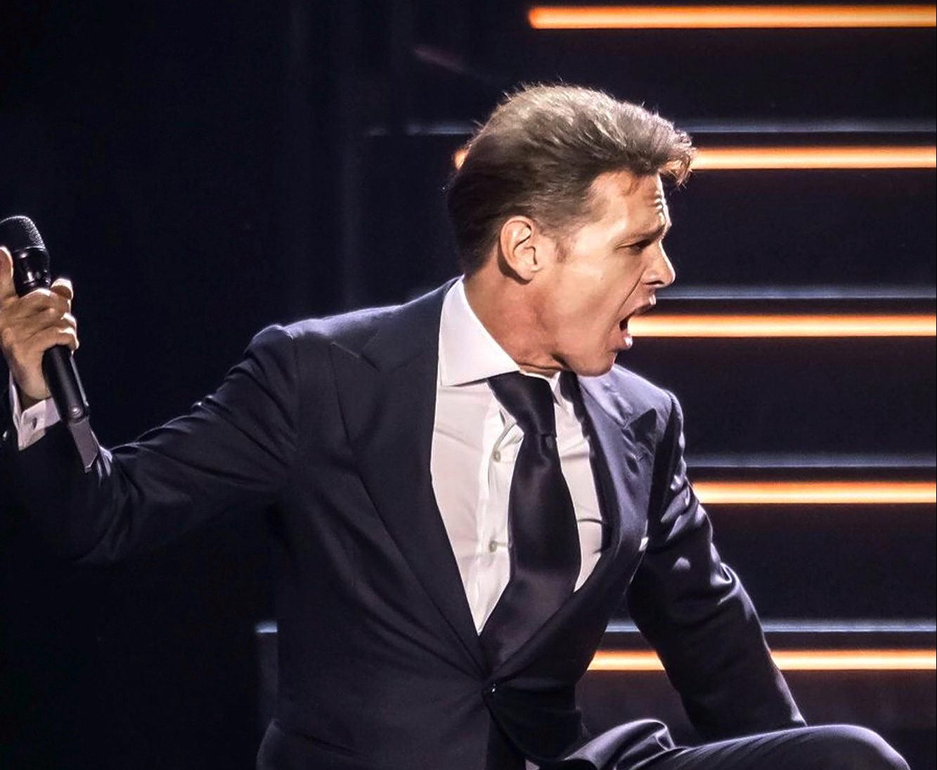 luis-miguel-beats-karol-g-and-bad-bunny-as-the-latino-with-the-most-lucrative-tour