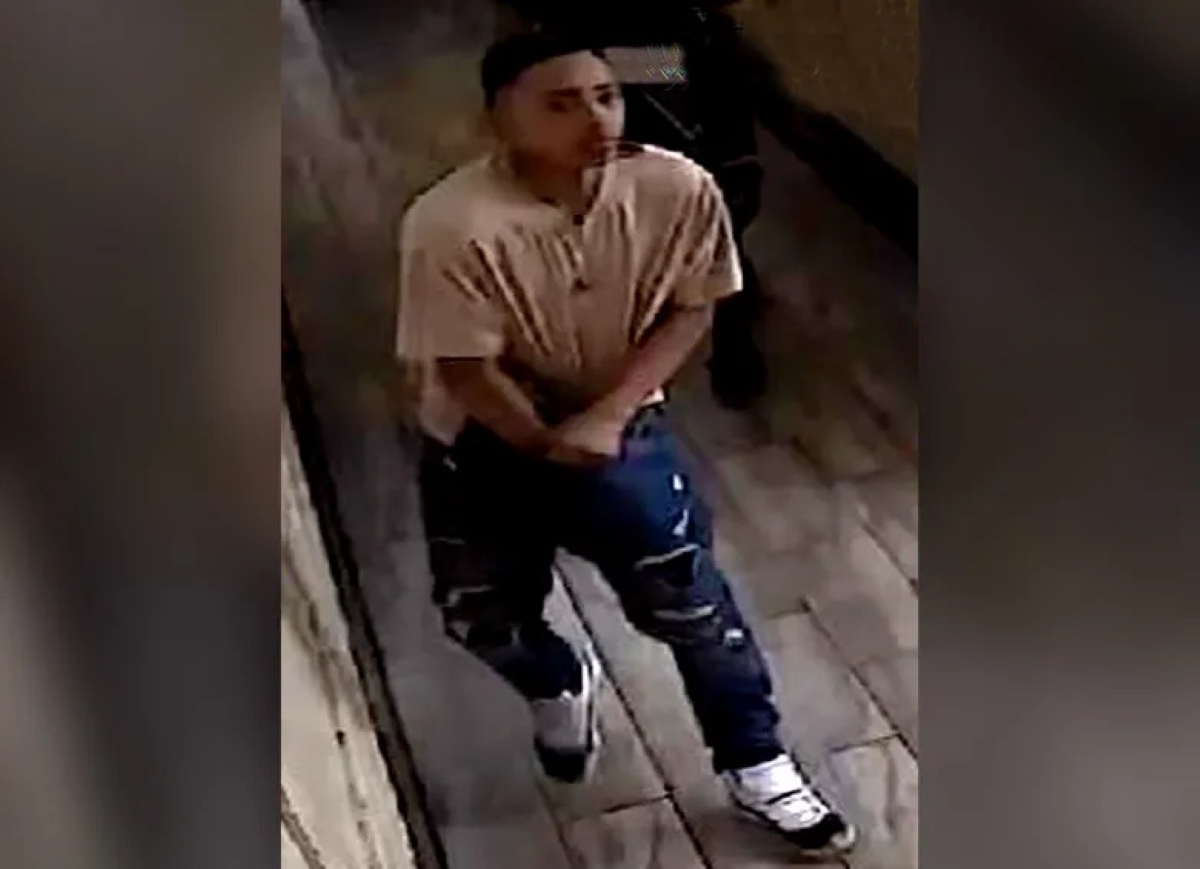 nypd-releases-image-of-suspect-in-fatal-stabbing-of-bronx-man