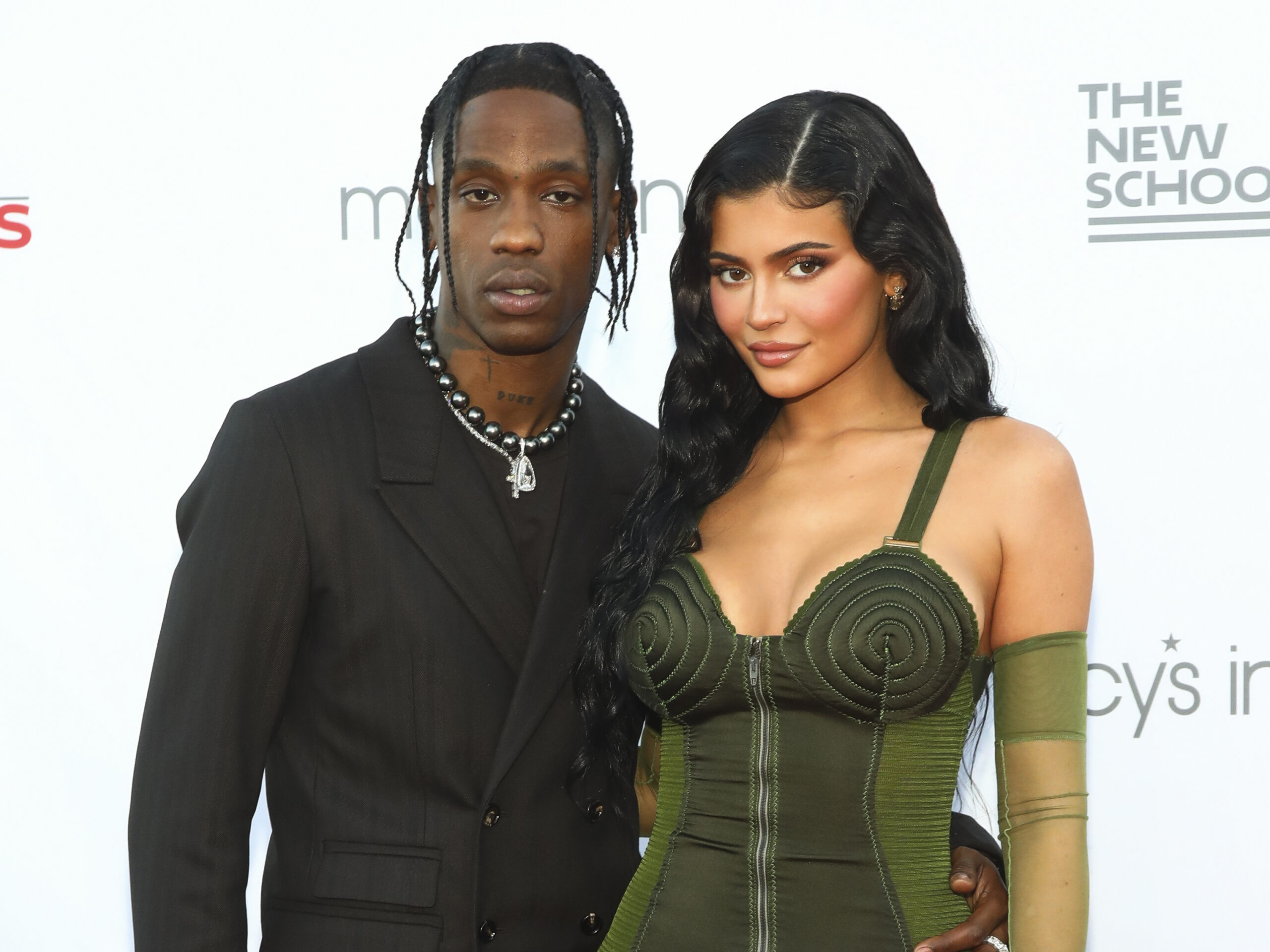 kylie-jenner-and-travis-scott-continue-to-lower-the-price-of-their-beverly-hills-mansion