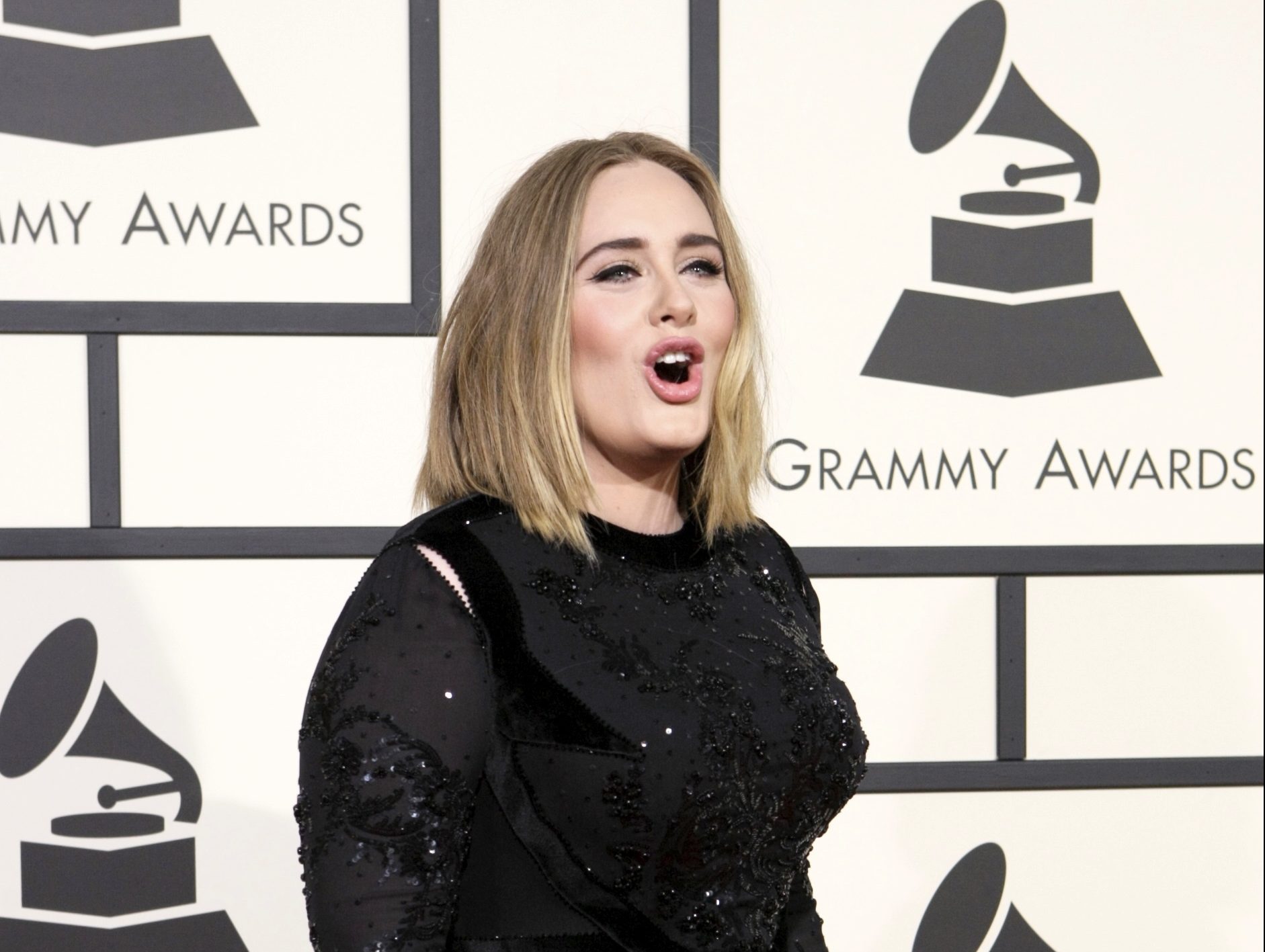 adele-reveals-her-engagement-to-rich-paul-during-her-show