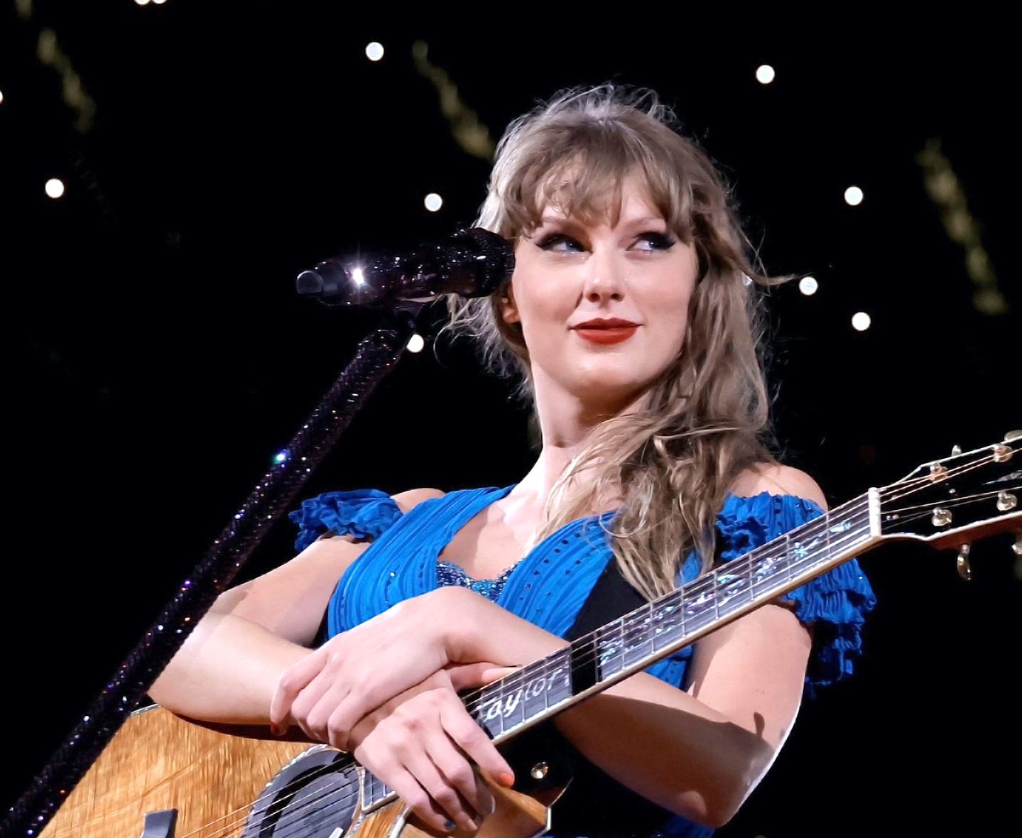 taylor-swift-fans-banned-from-gathering-outside-wembley-stadium