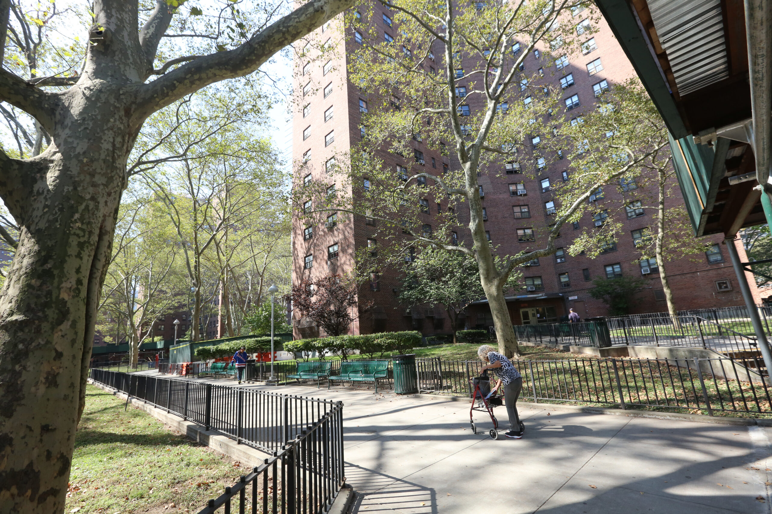 mother-and-child-found-decomposed-in-new-york-apartment-under-child-care-supervision