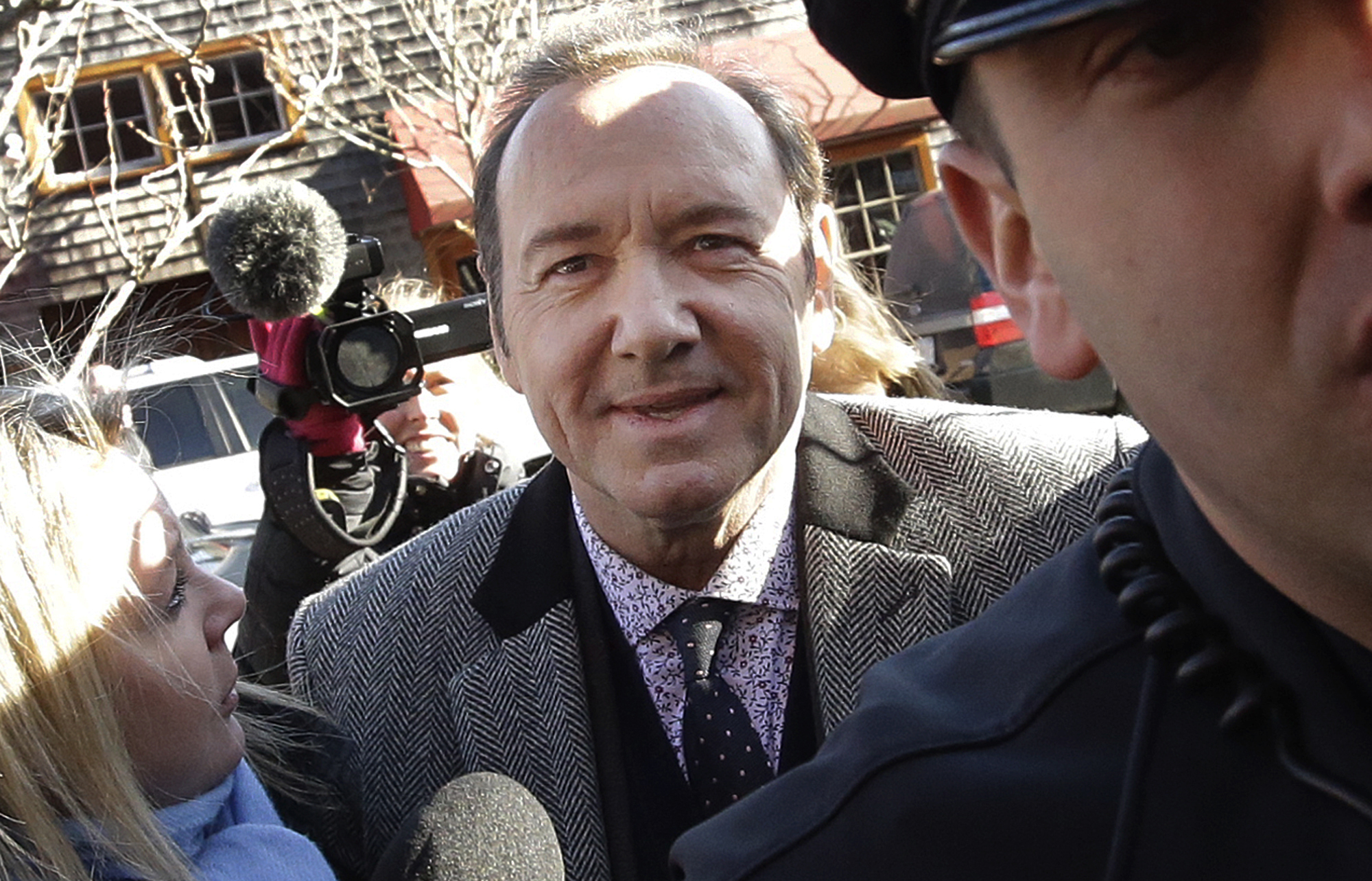 kevin-spacey-refuses-to-leave-his-baltimore-home