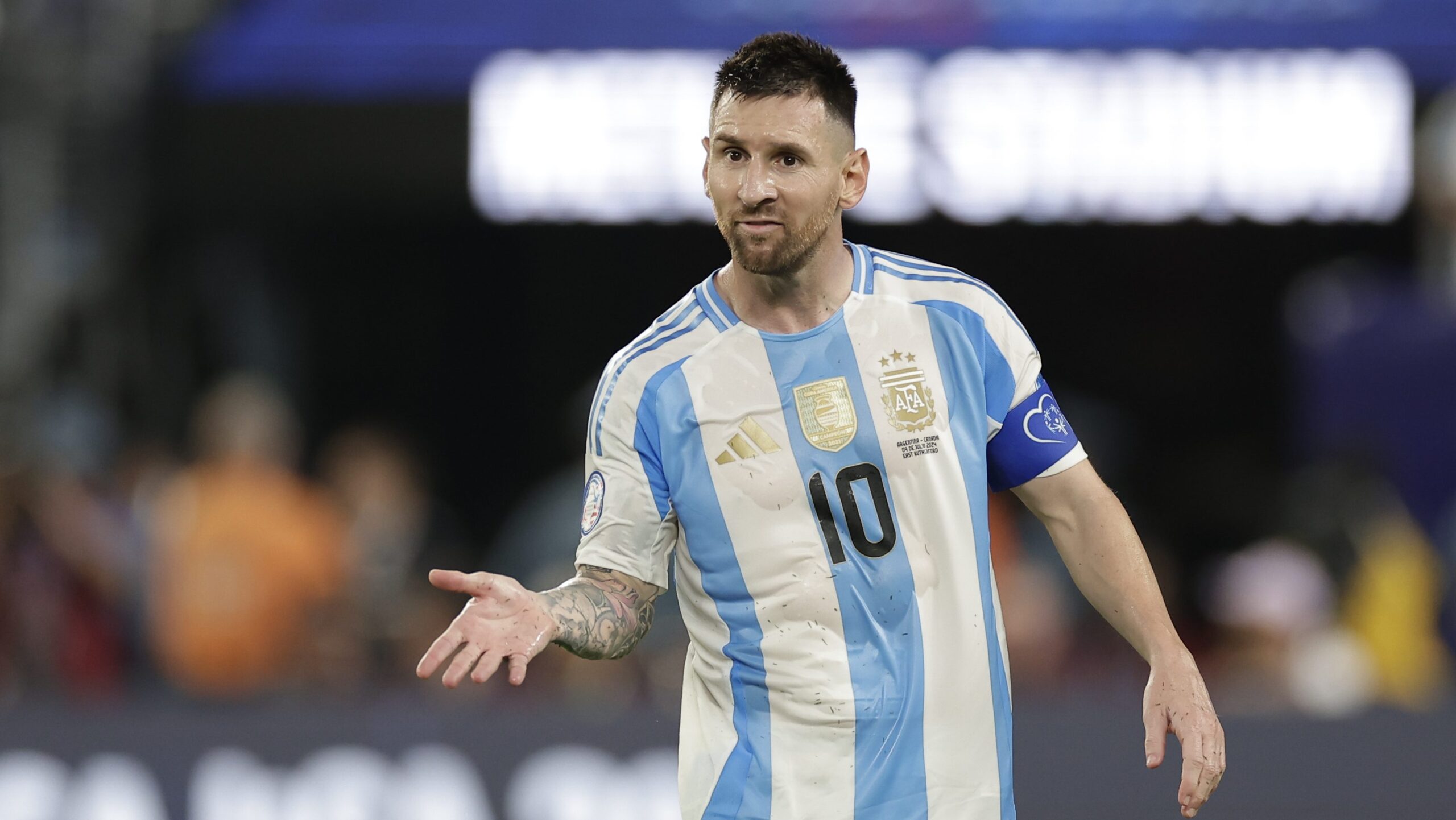 lionel-messi-asks-activists-who-vandalized-his-mansion-in-spain-for-$50,000