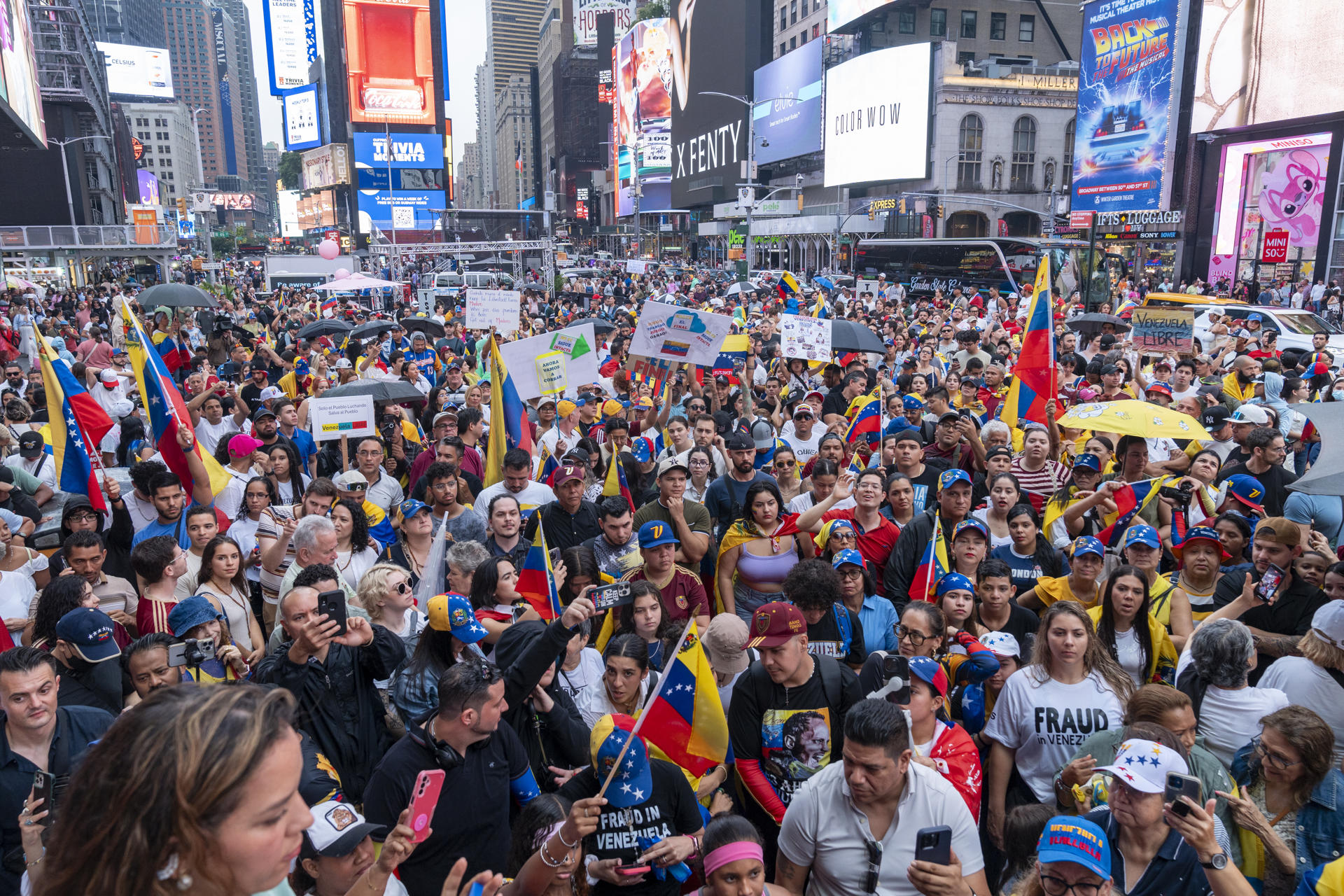 photos:-this-is-how-the-protests-in-the-us-against-fraud-in-venezuela-took-place