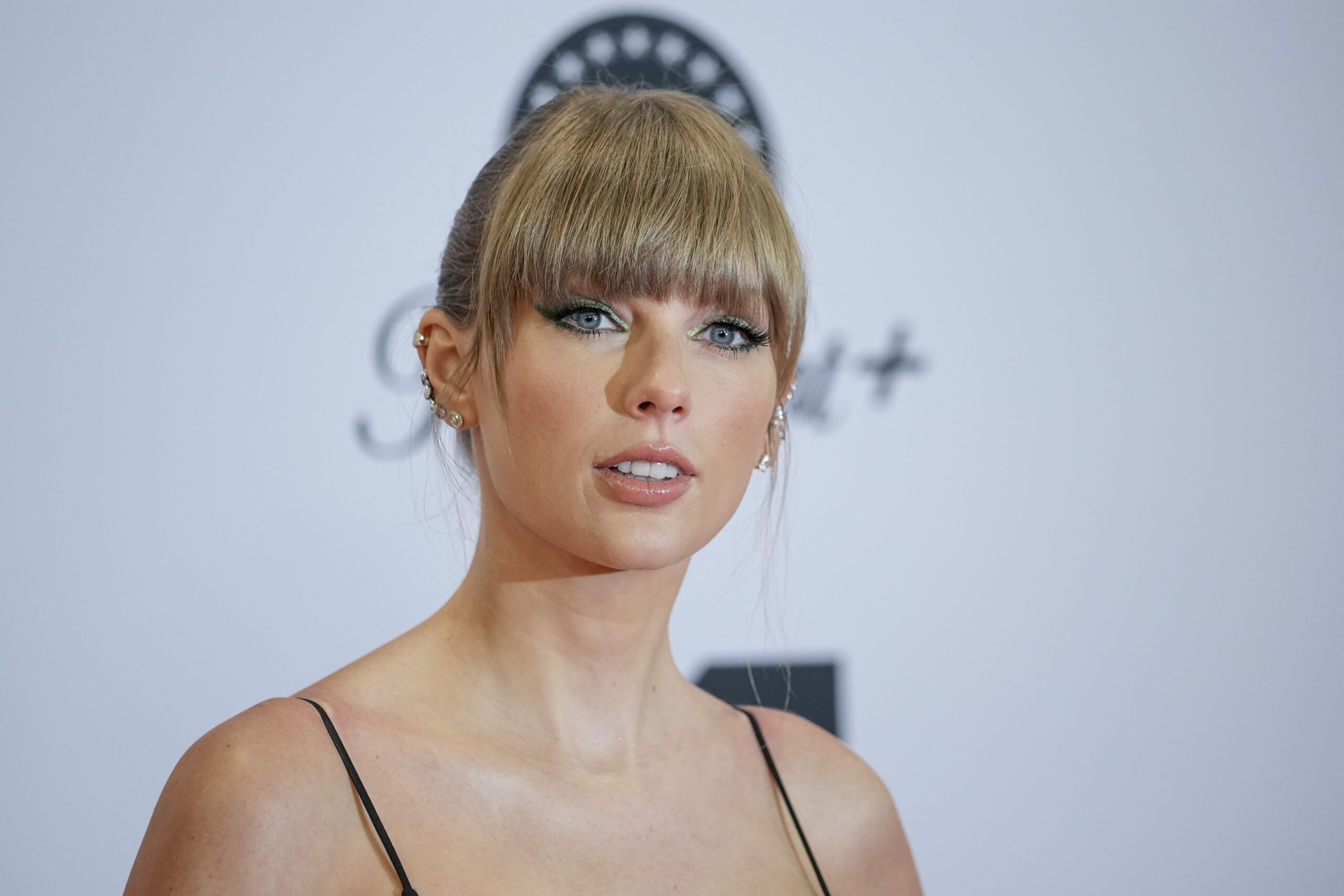 taylor-swift-meets-with-victims-of-southport-attack