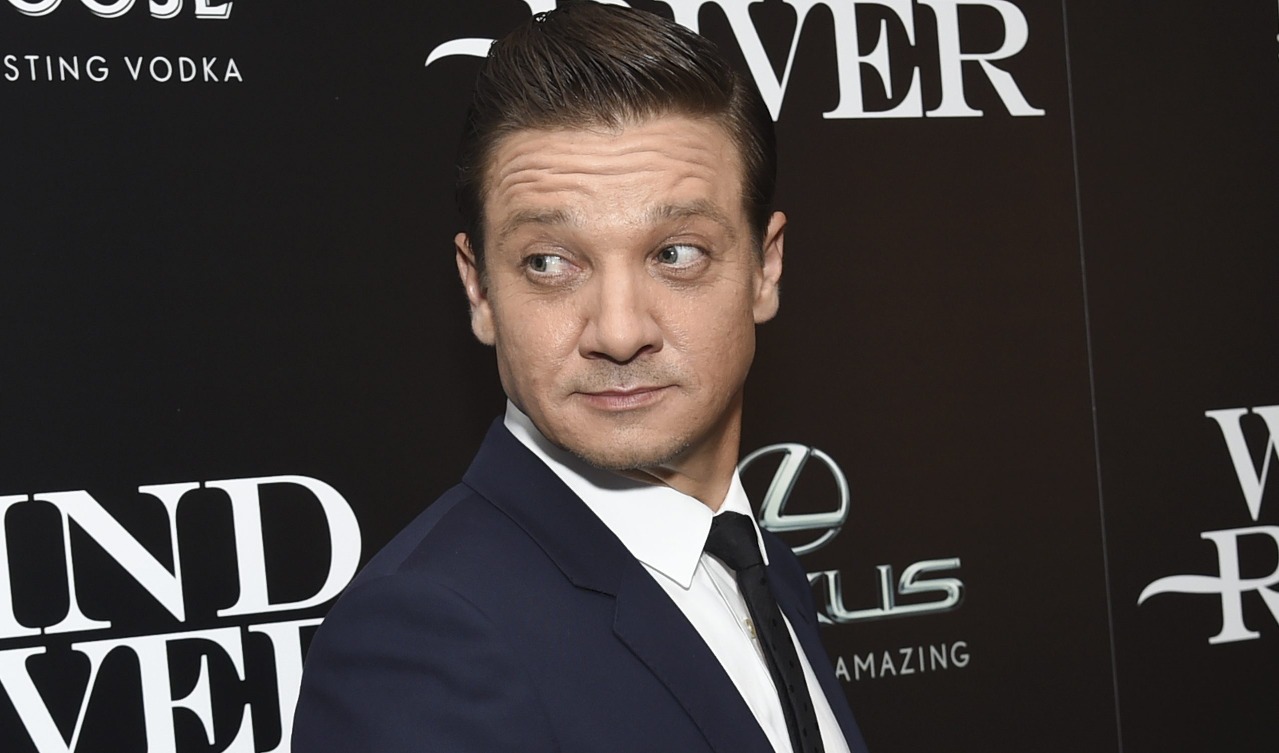 jeremy-renner-is-asking-$12.9-million-for-a-house-in-los-angeles