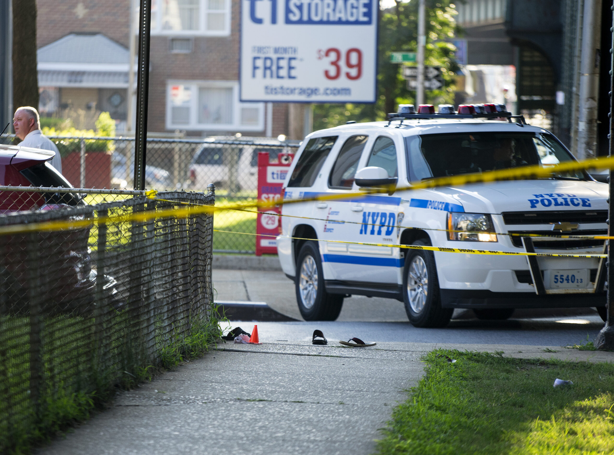 hispanic-man-dies-after-receiving-two-shots-to-the-chest-in-a-confrontation-in-the-bronx