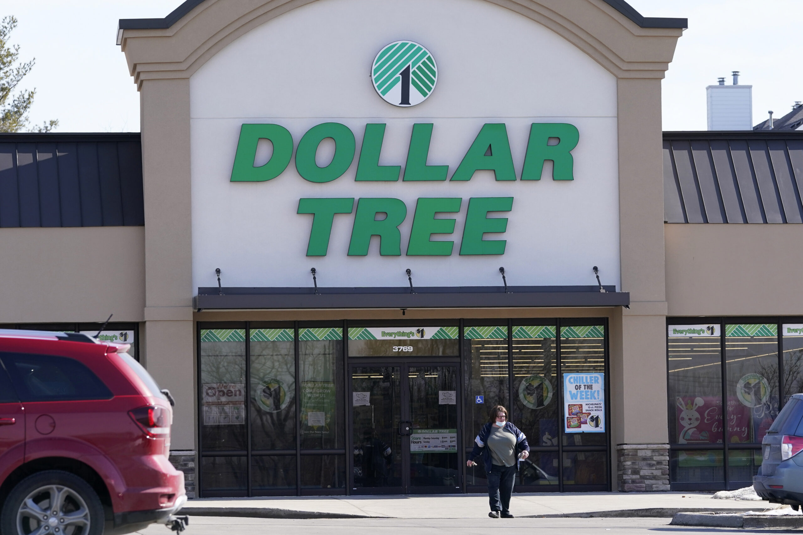 dollar-tree's-strange-pink-bags-filled-with-$1.25-products