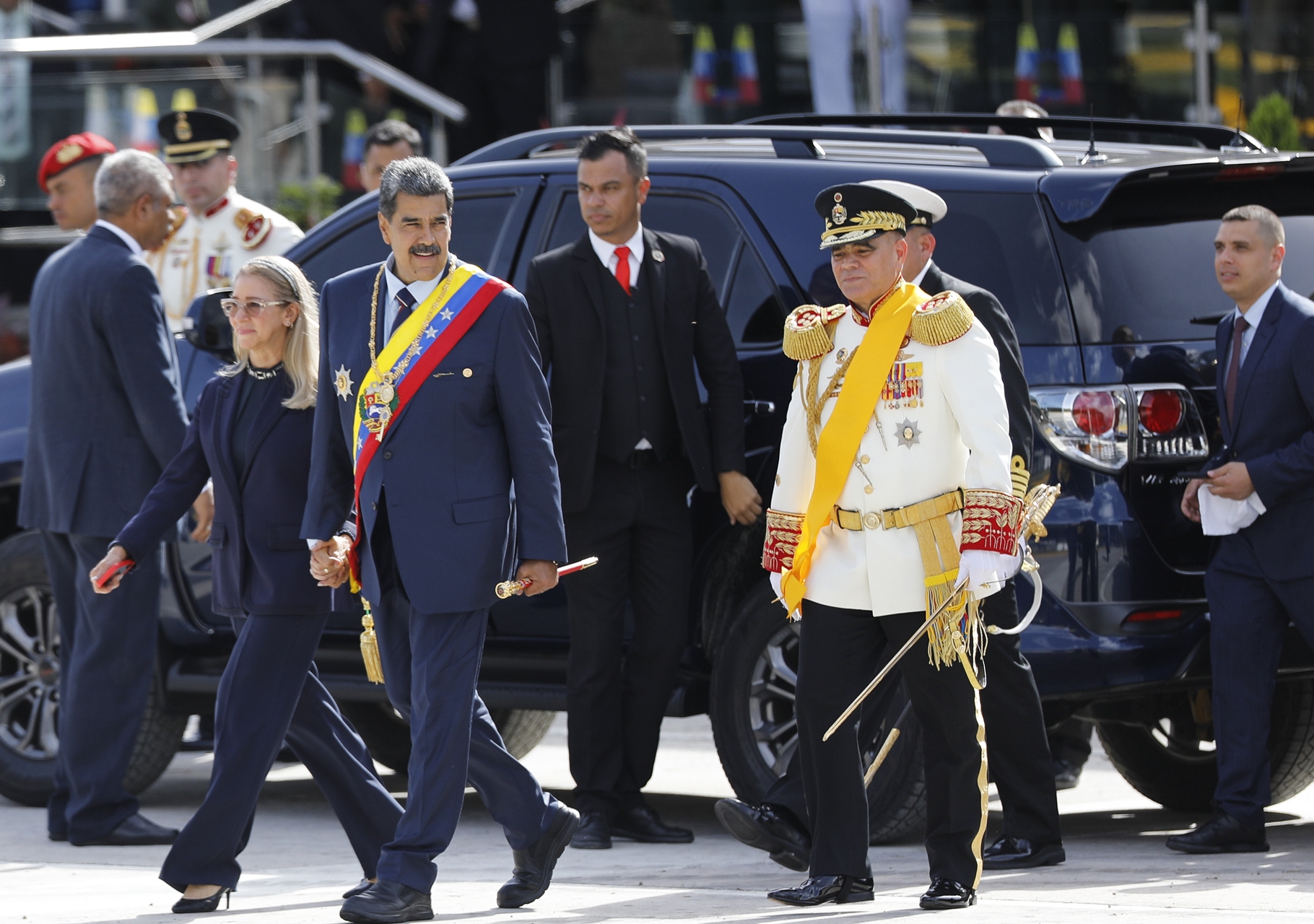 maduro-decorated-four-military-personnel-sanctioned-by-the-united-states