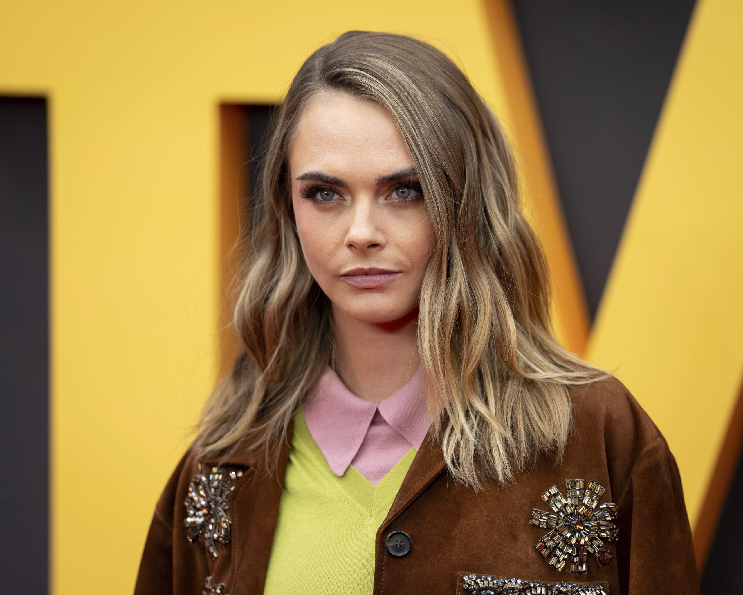 cara-delevingne's-house-remains-the-same-after-fire,-they-say