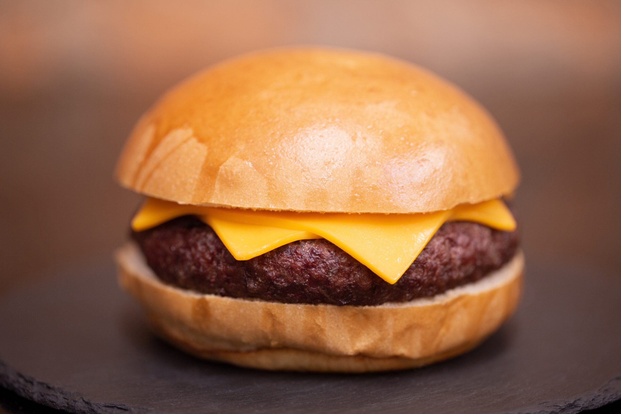 national-cheeseburger-day:-where-to-get-a-free-one-and-the-best-deals