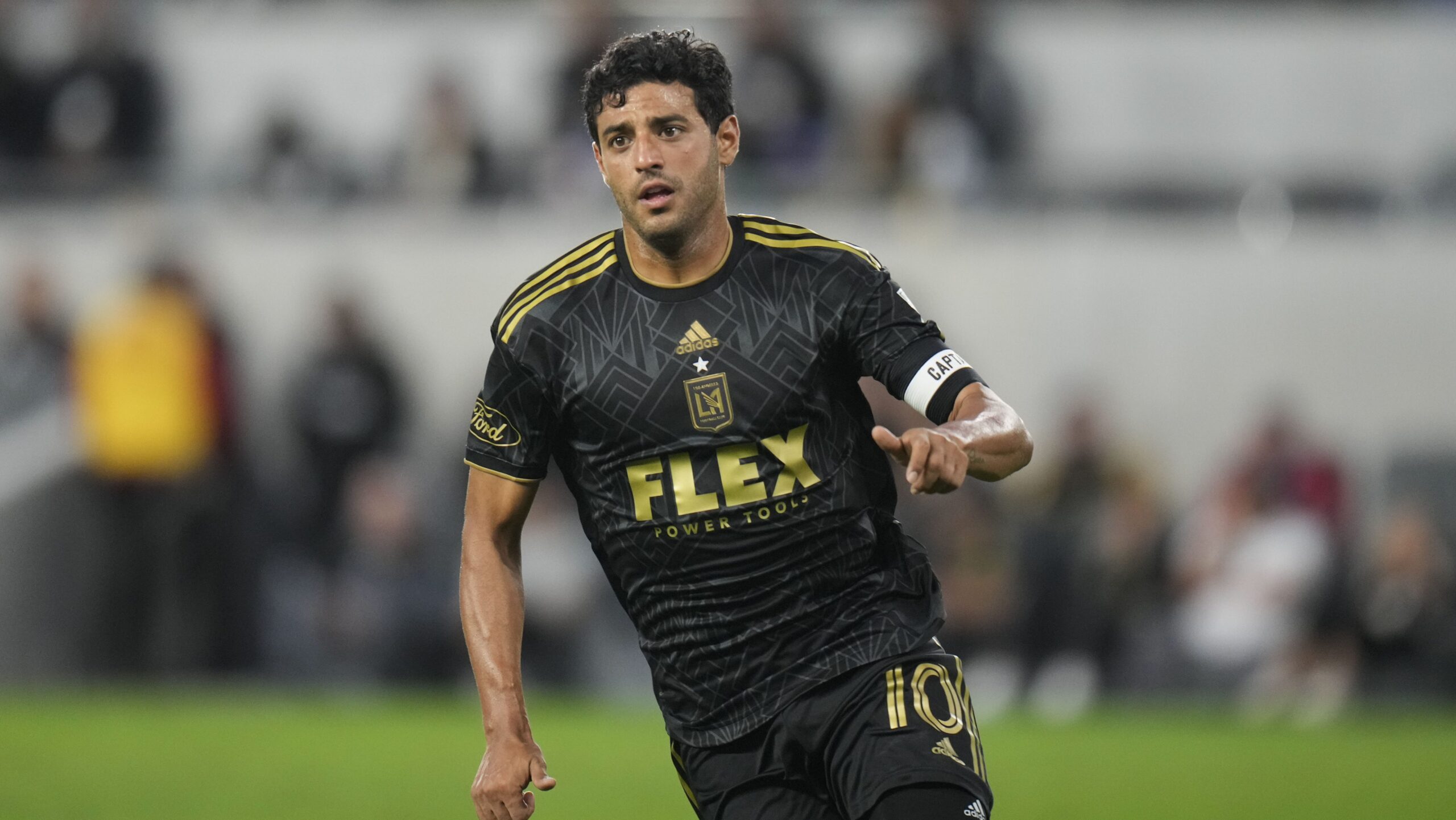 carlos-vela-wants-to-play-with-antoine-griezmann-at-lafc