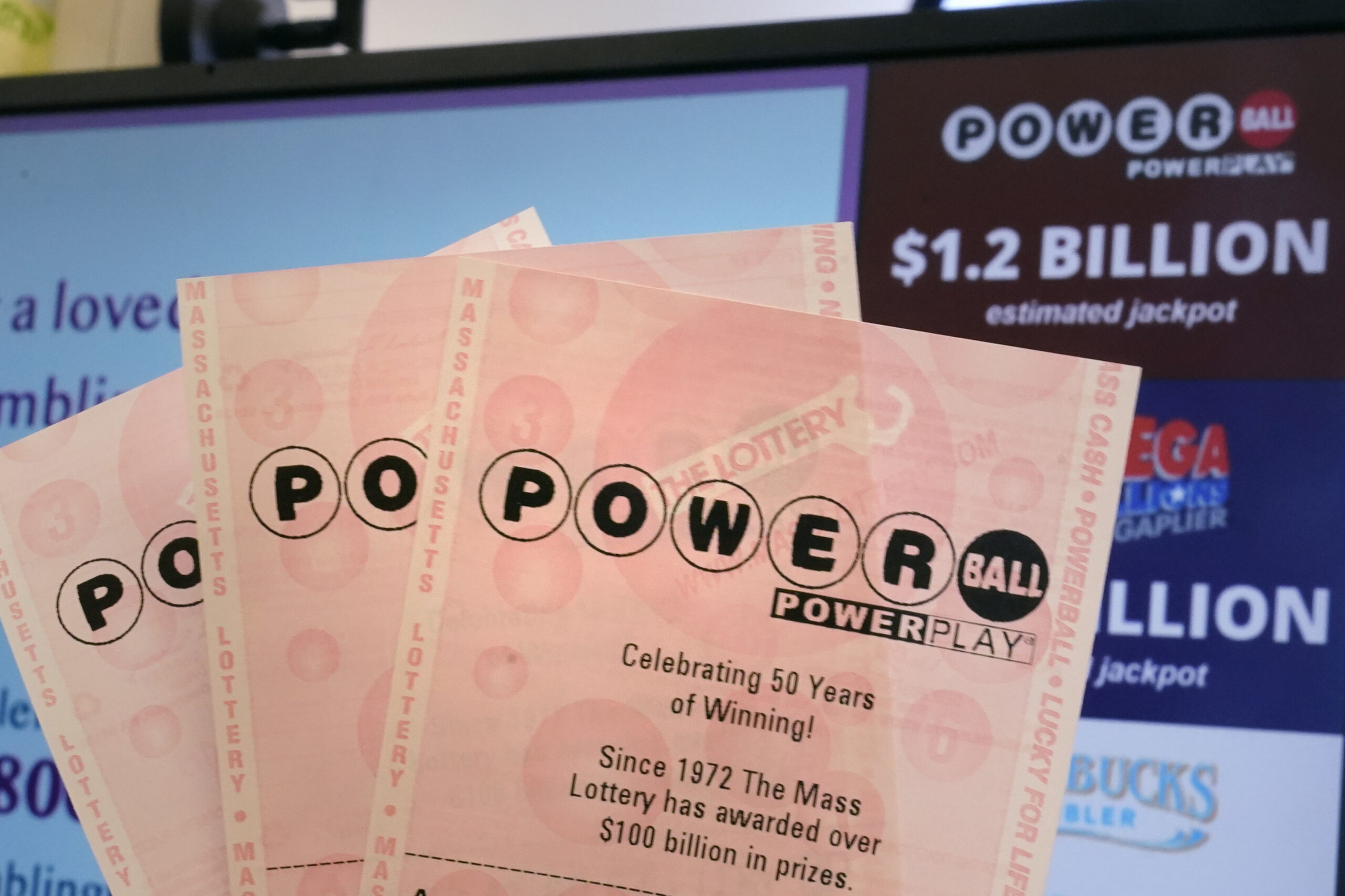 this-was-edwin-castro's-life-before-winning-$2-billion-with-powerball