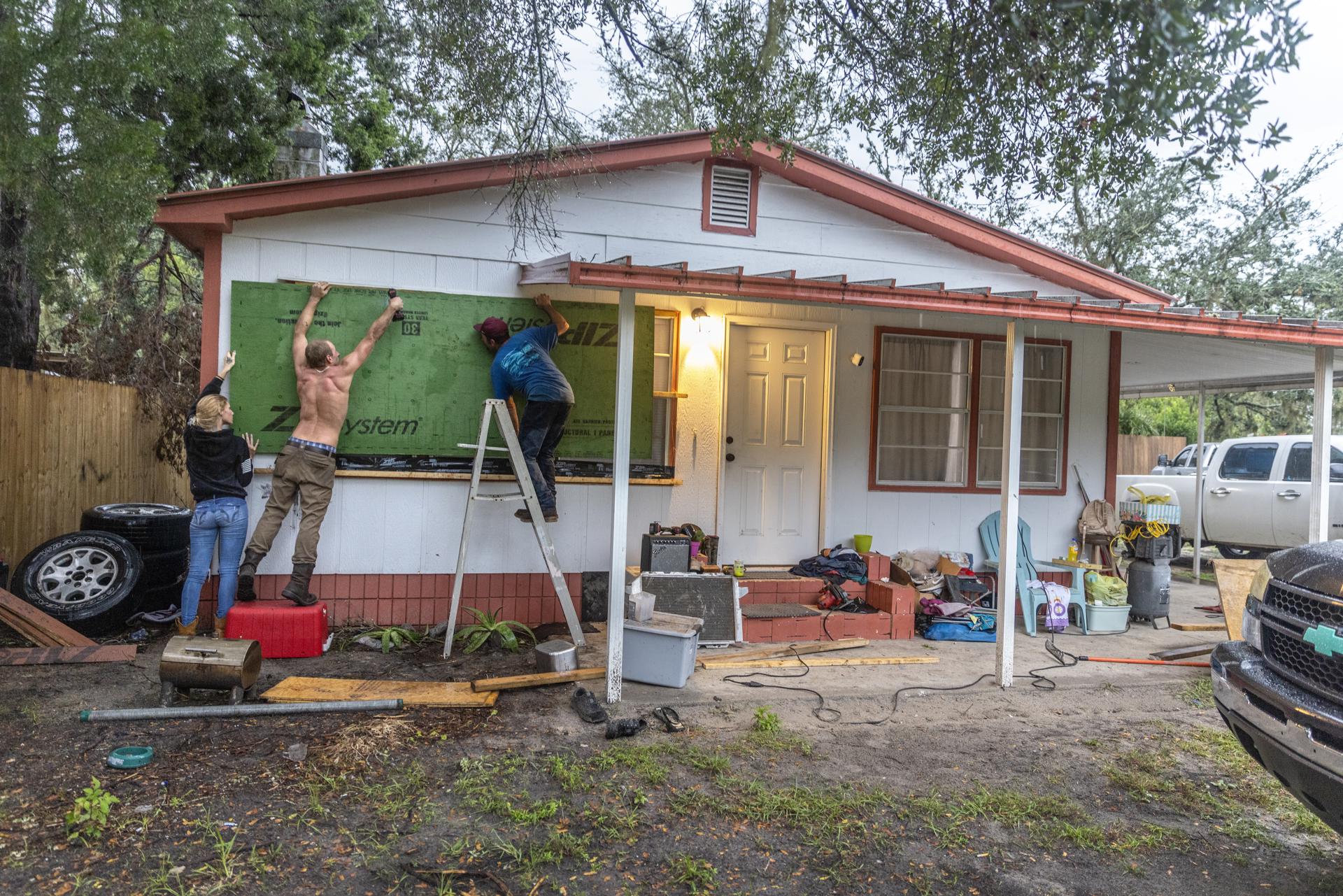 hurricane-helene-could-reach-category-5-and-leave-“catastrophic”-storm-surge-in-florida