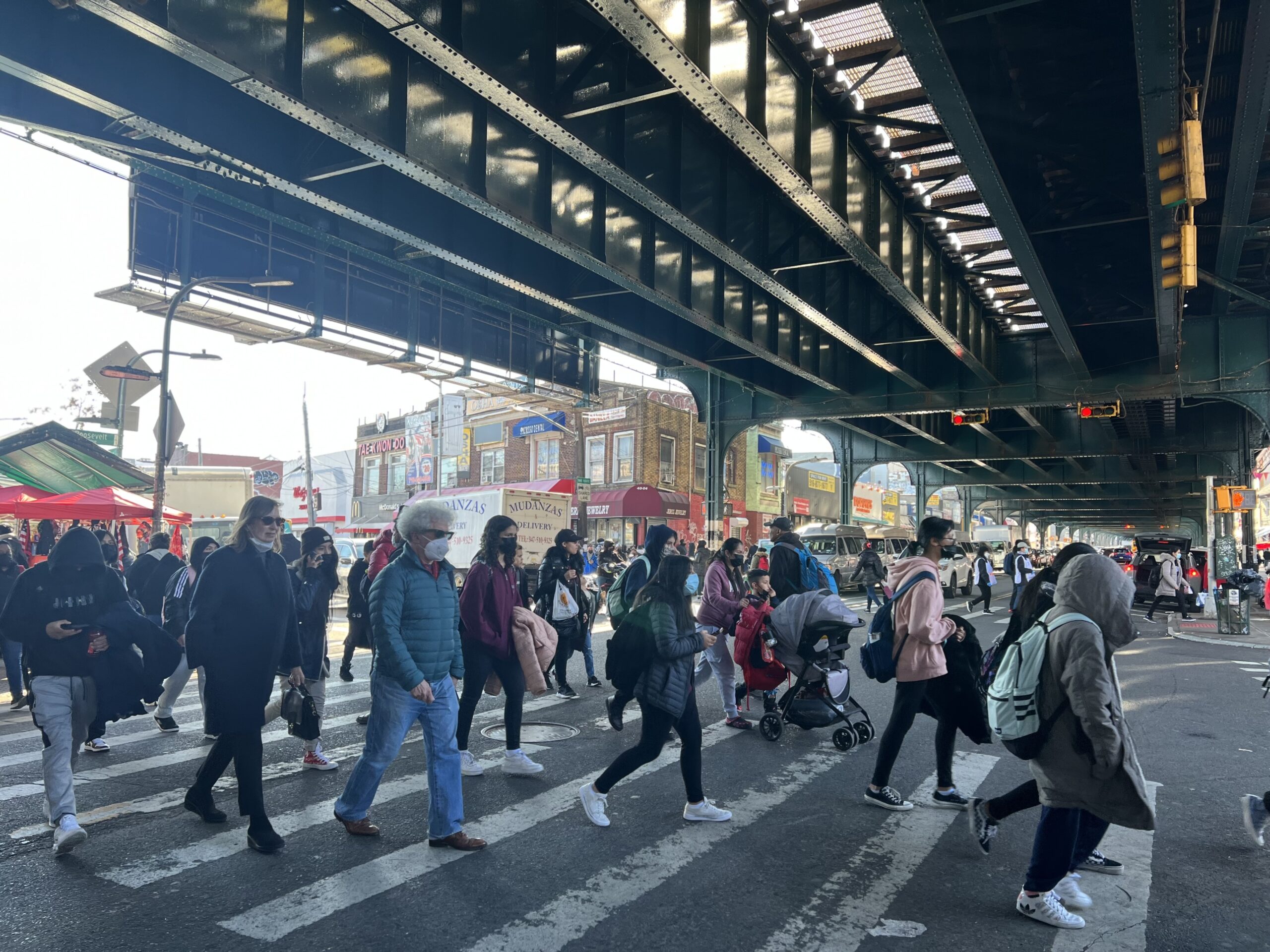 prostitution-disguised-as-massages-in-front-of-school:-arrest-in-queens,-new-york